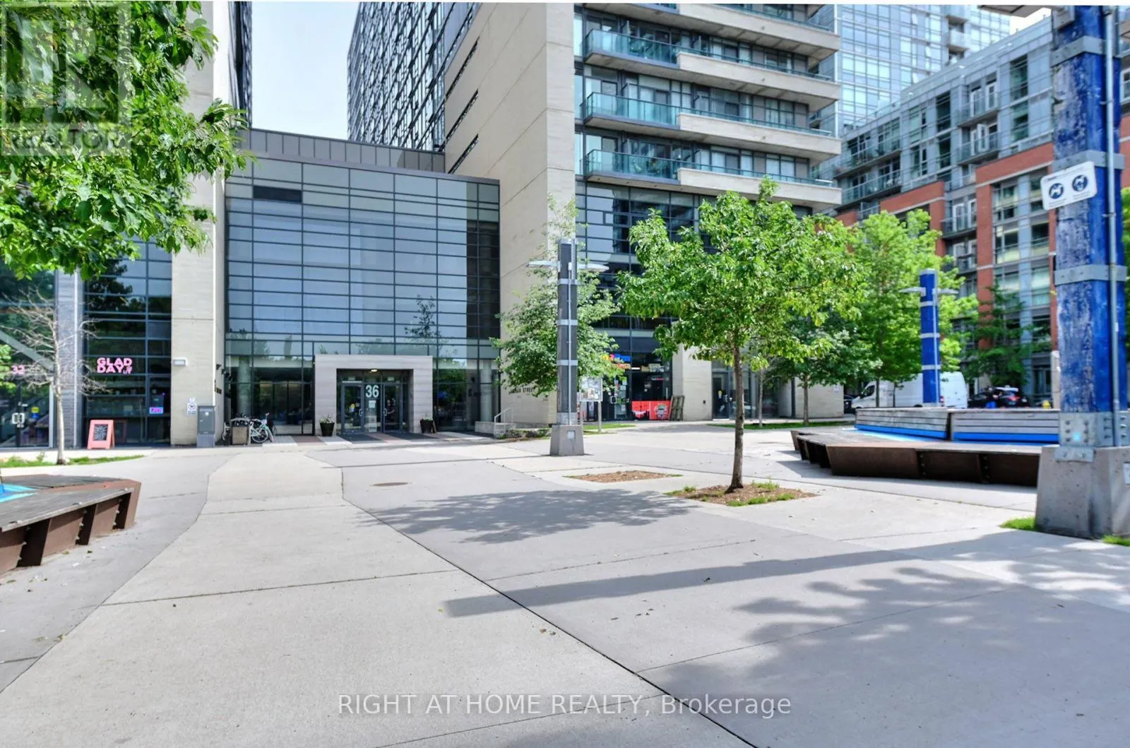 1511 - 36 LISGAR STREET