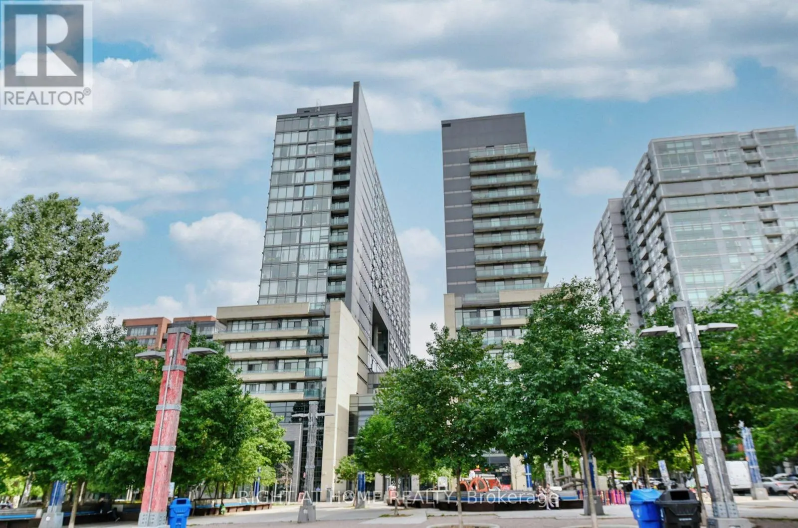 1511 - 36 LISGAR STREET