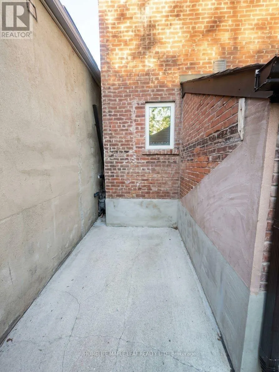 600 OAKWOOD AVENUE