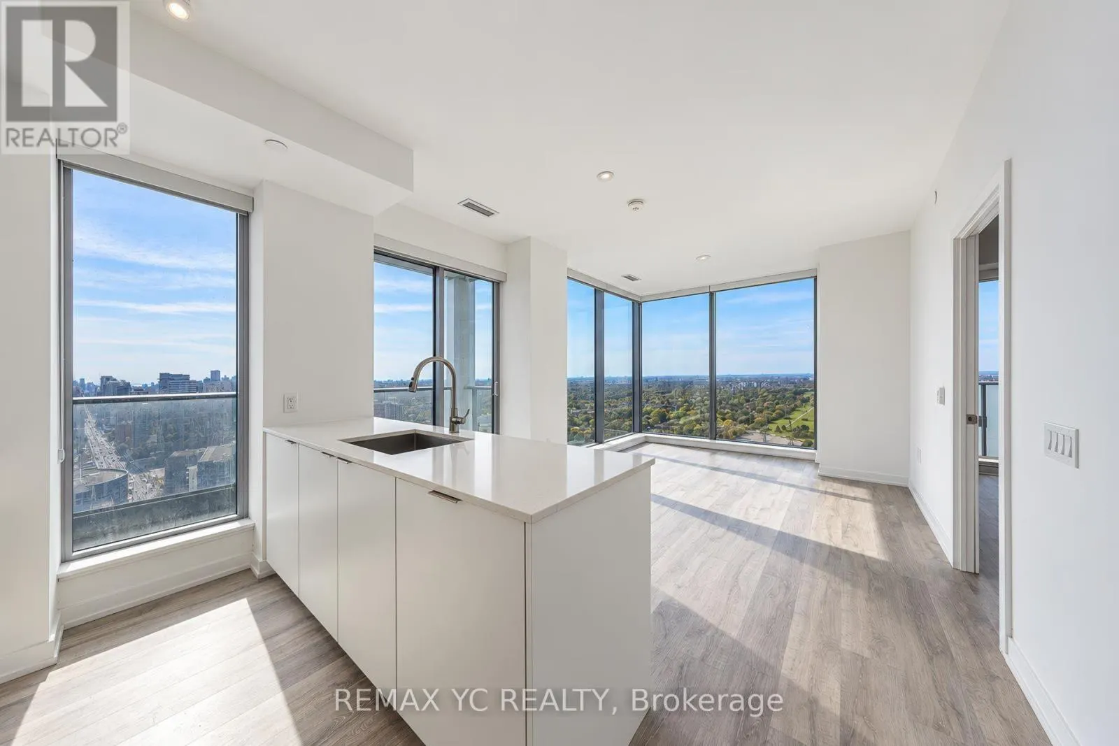 3306 - 8 OLYMPIC GARDEN DRIVE