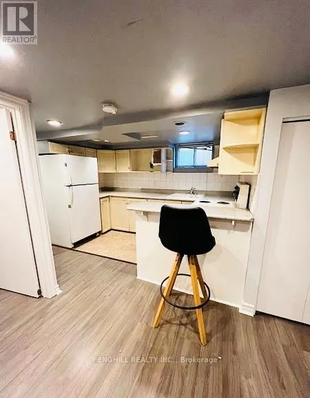 BSMT - 218 FINCH AVENUE E
