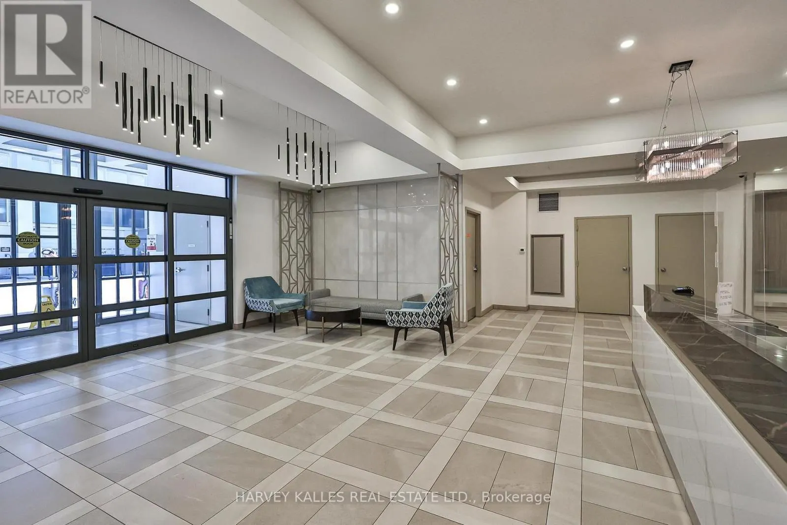 515 - 140 SIMCOE STREET
