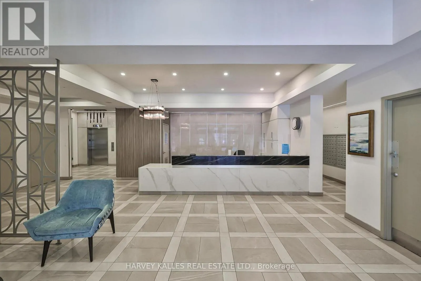 515 - 140 SIMCOE STREET
