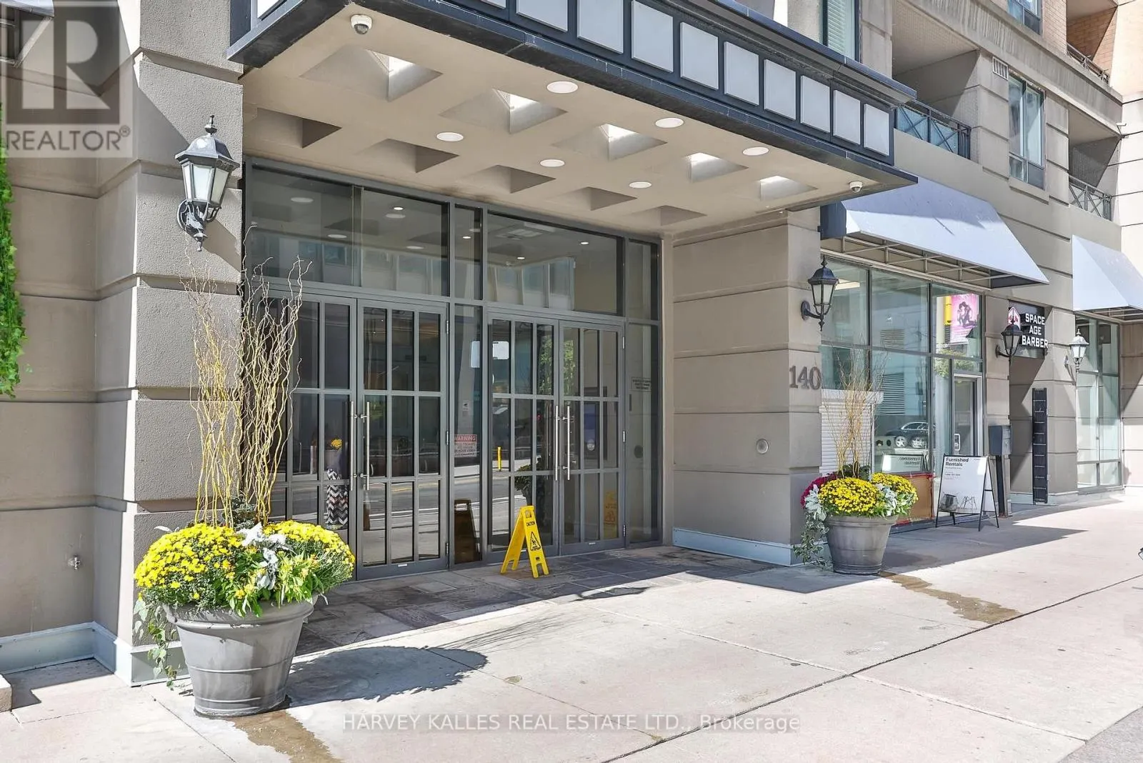 515 - 140 SIMCOE STREET
