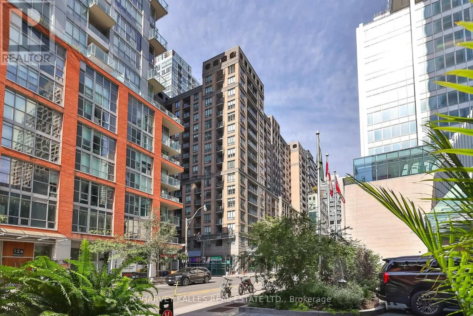 515 - 140 SIMCOE STREET