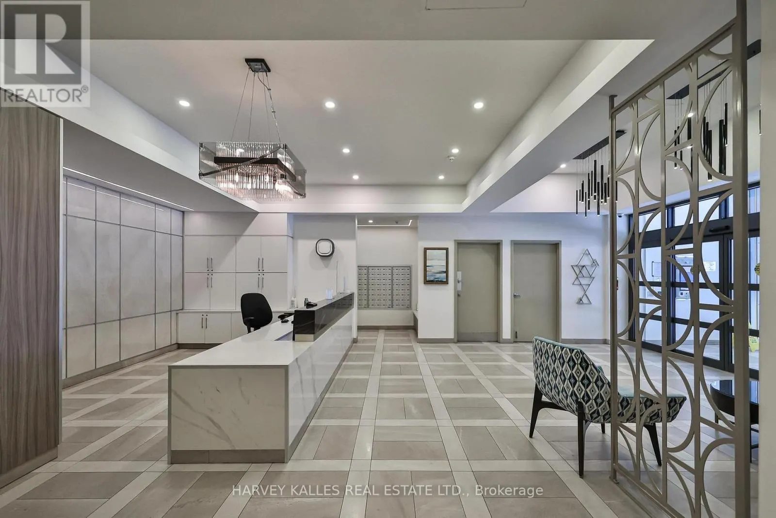 515 - 140 SIMCOE STREET