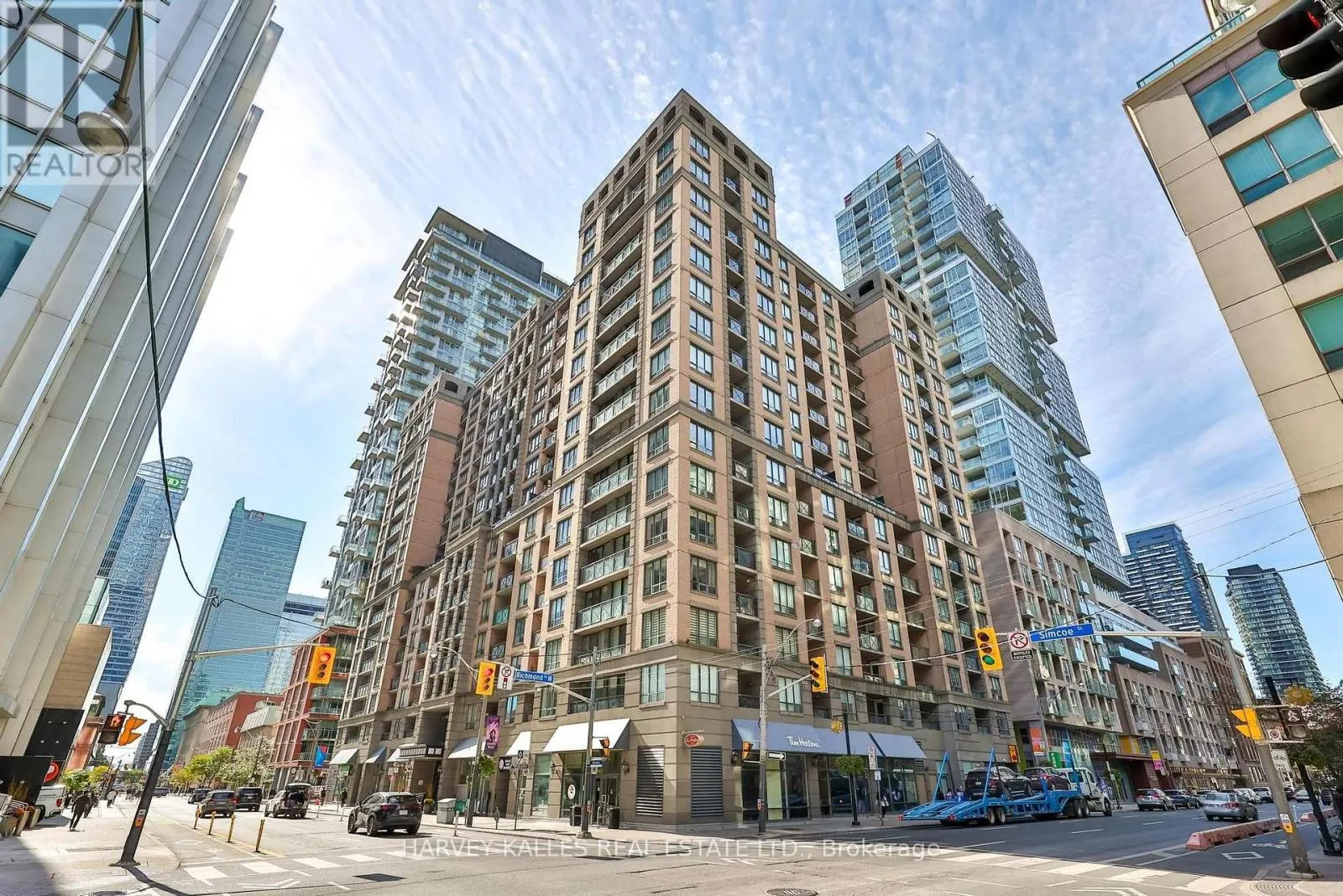515 - 140 SIMCOE STREET