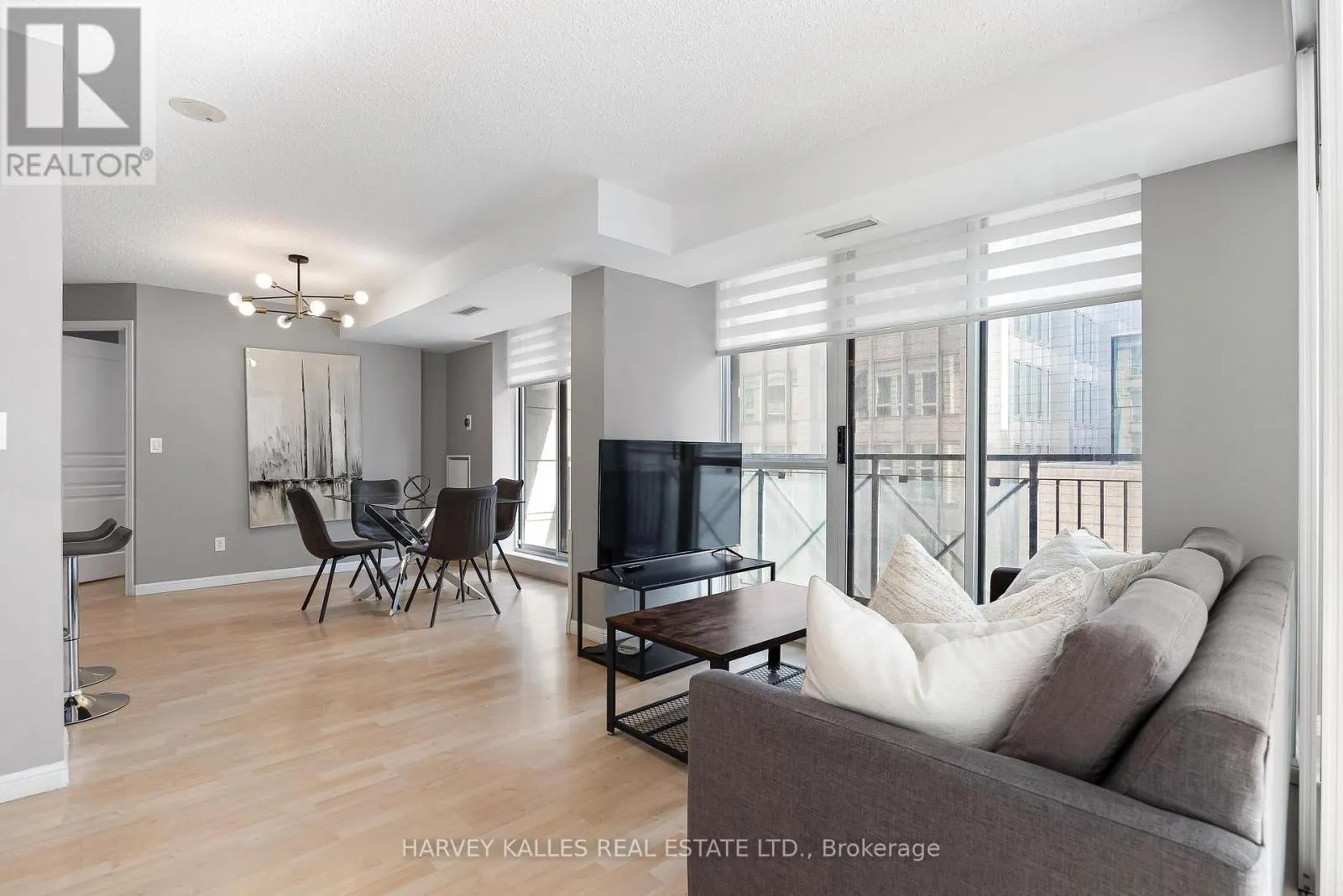 515 - 140 SIMCOE STREET