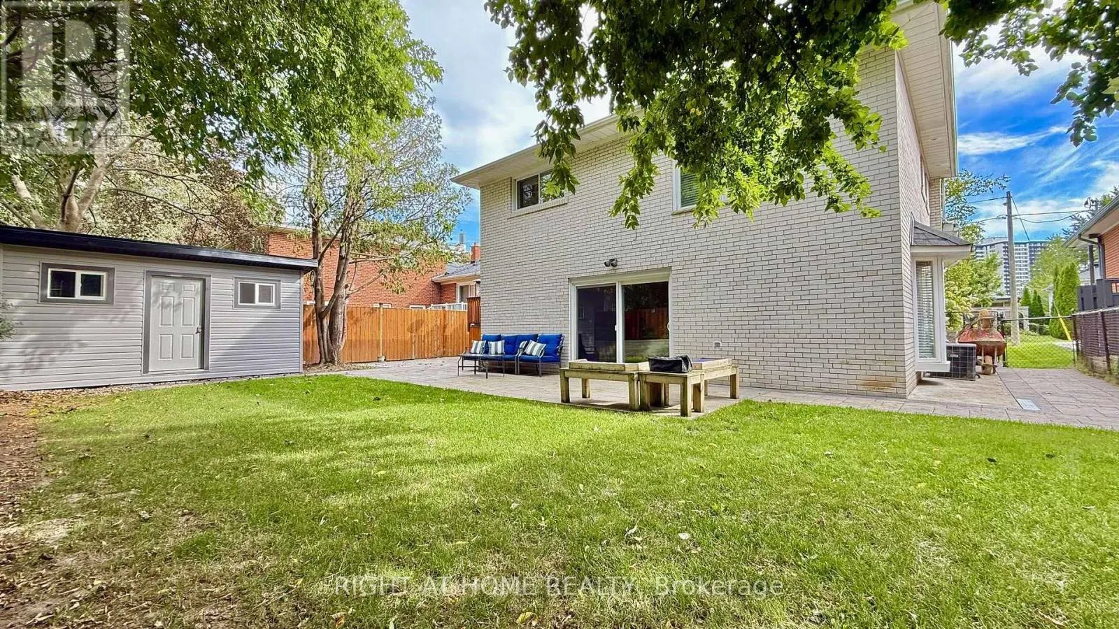 24 STONEDENE BOULEVARD