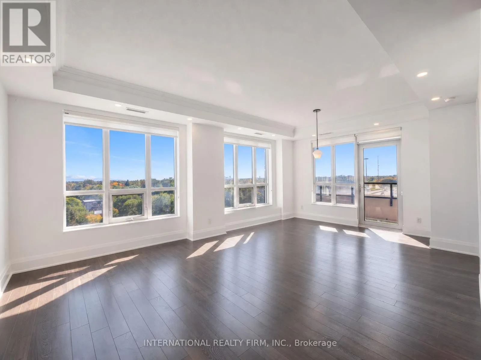 925 - 100 HARRISON GARDEN BOULEVARD