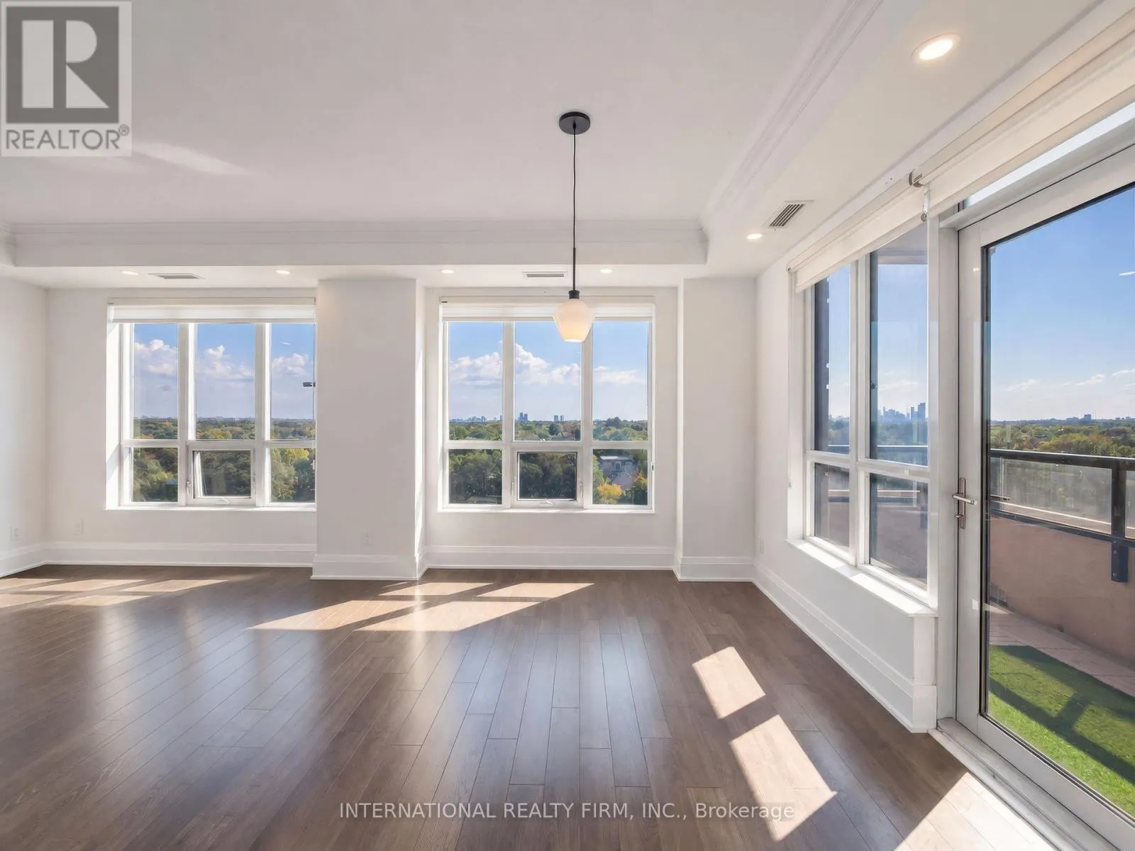 925 - 100 HARRISON GARDEN BOULEVARD