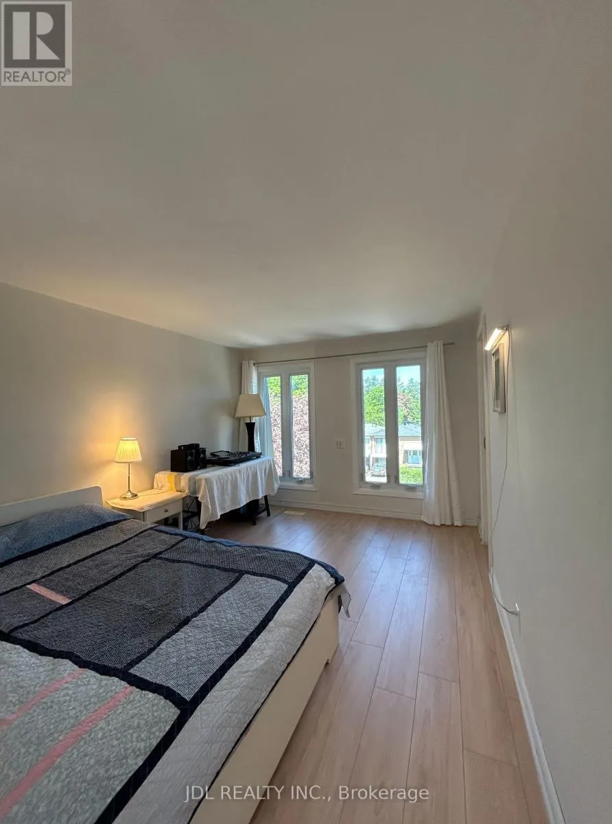 2ND FLOOR MASTER BEDROOM - 80 MOSEDALE CRES CRESCENT