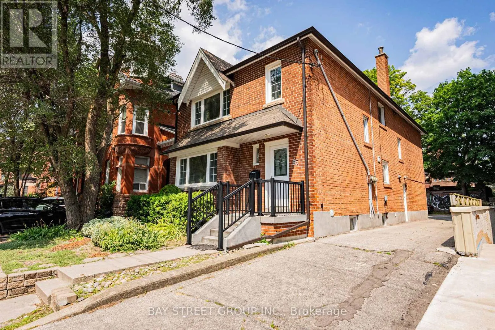 65 SPADINA ROAD