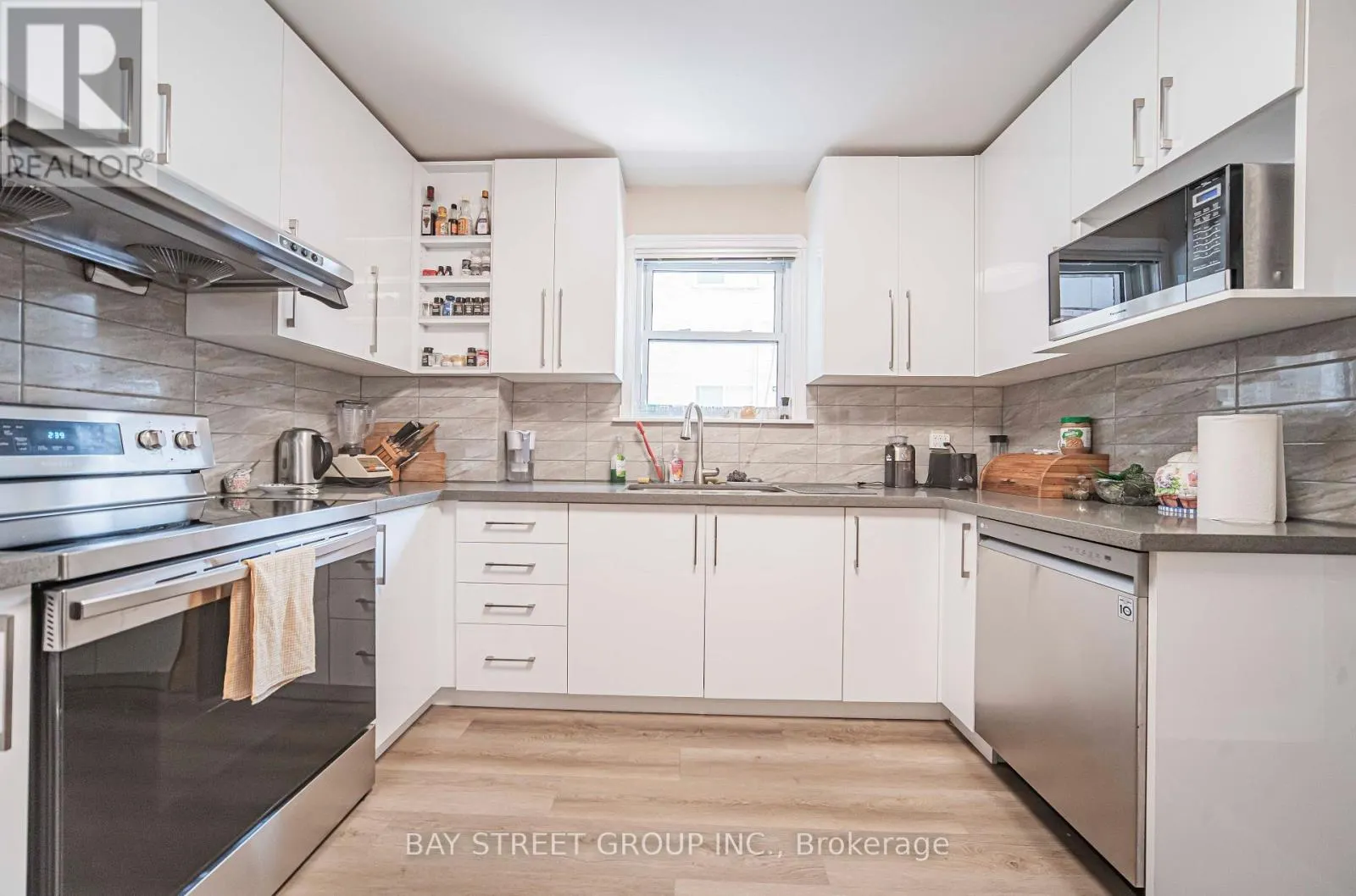 65 SPADINA ROAD