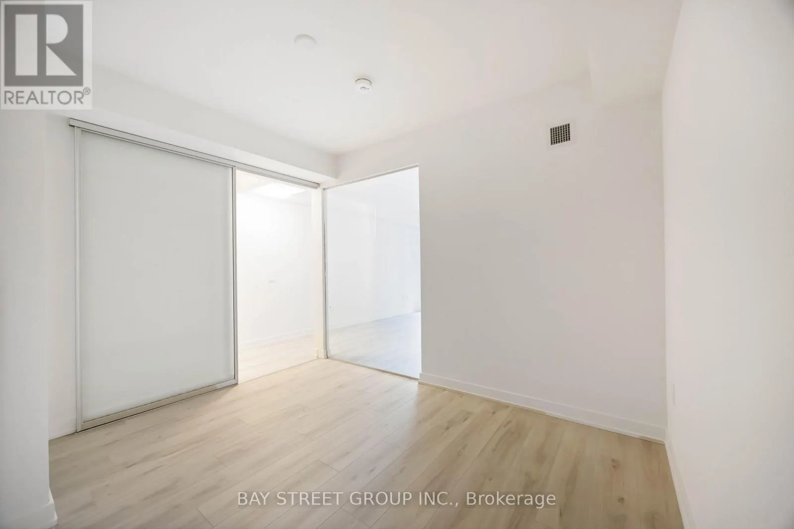 316 - 120 BROADWAY AVENUE