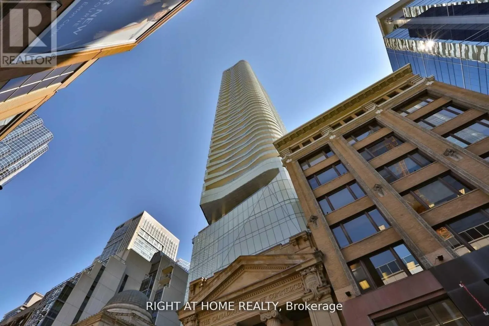 5614 - 197 YONGE STREET