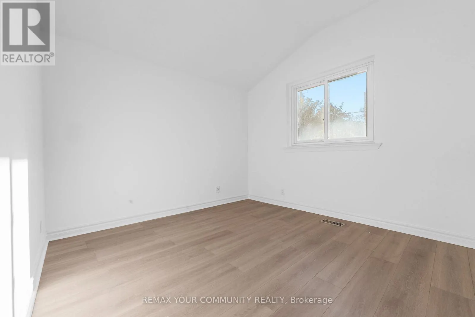 2 LISBURN CRESCENT