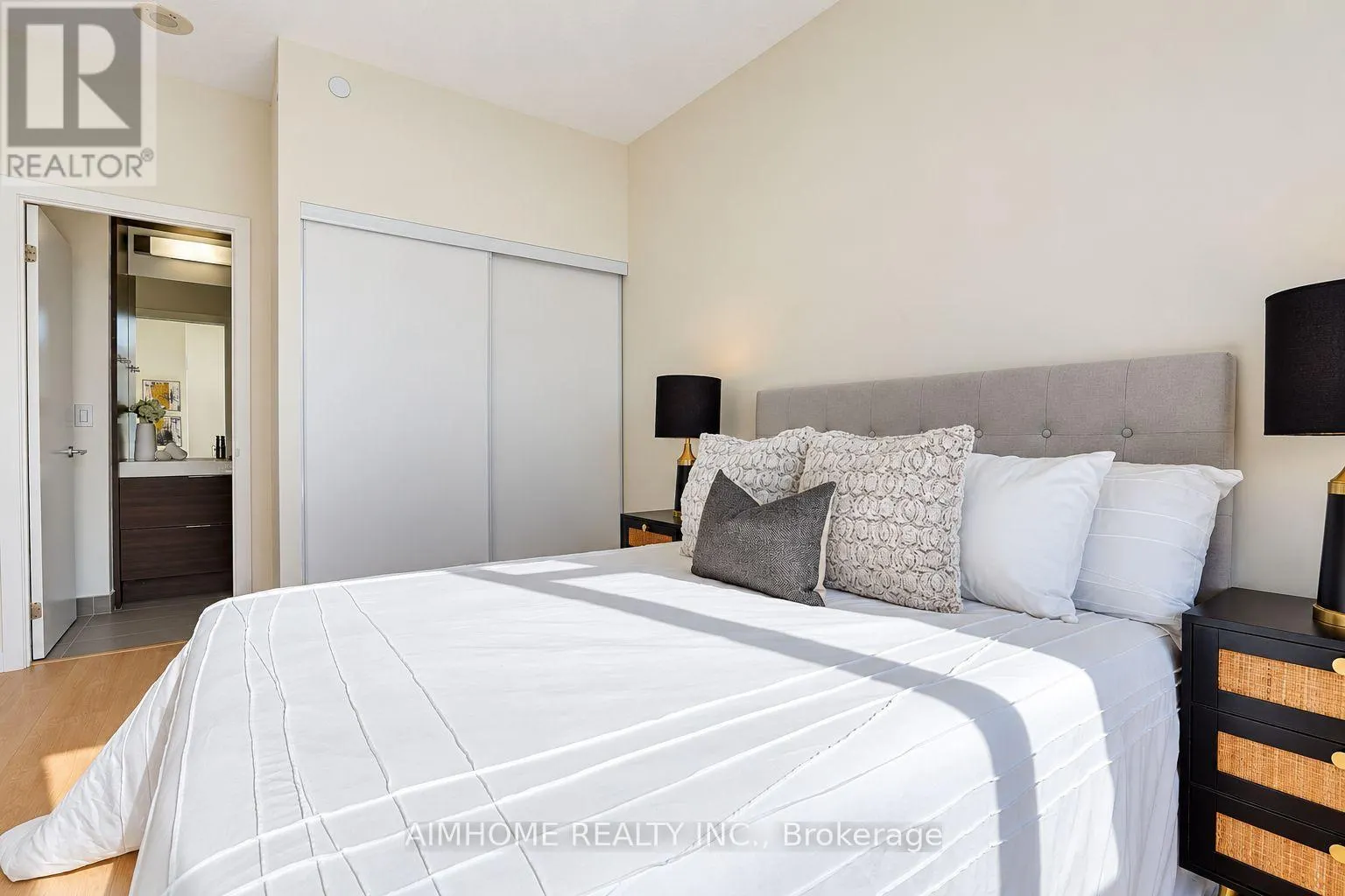 2109 - 62 FOREST MANOR ROAD
