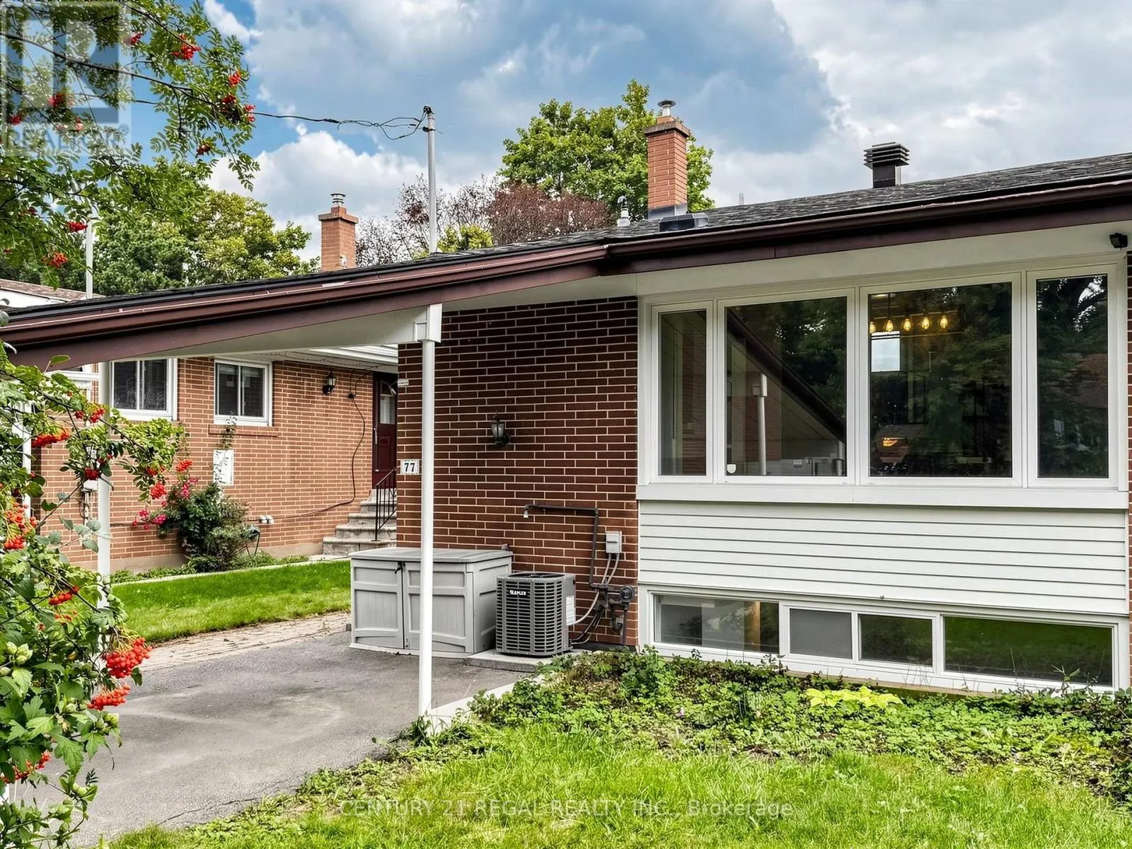 77 BILLINGTON CRESCENT