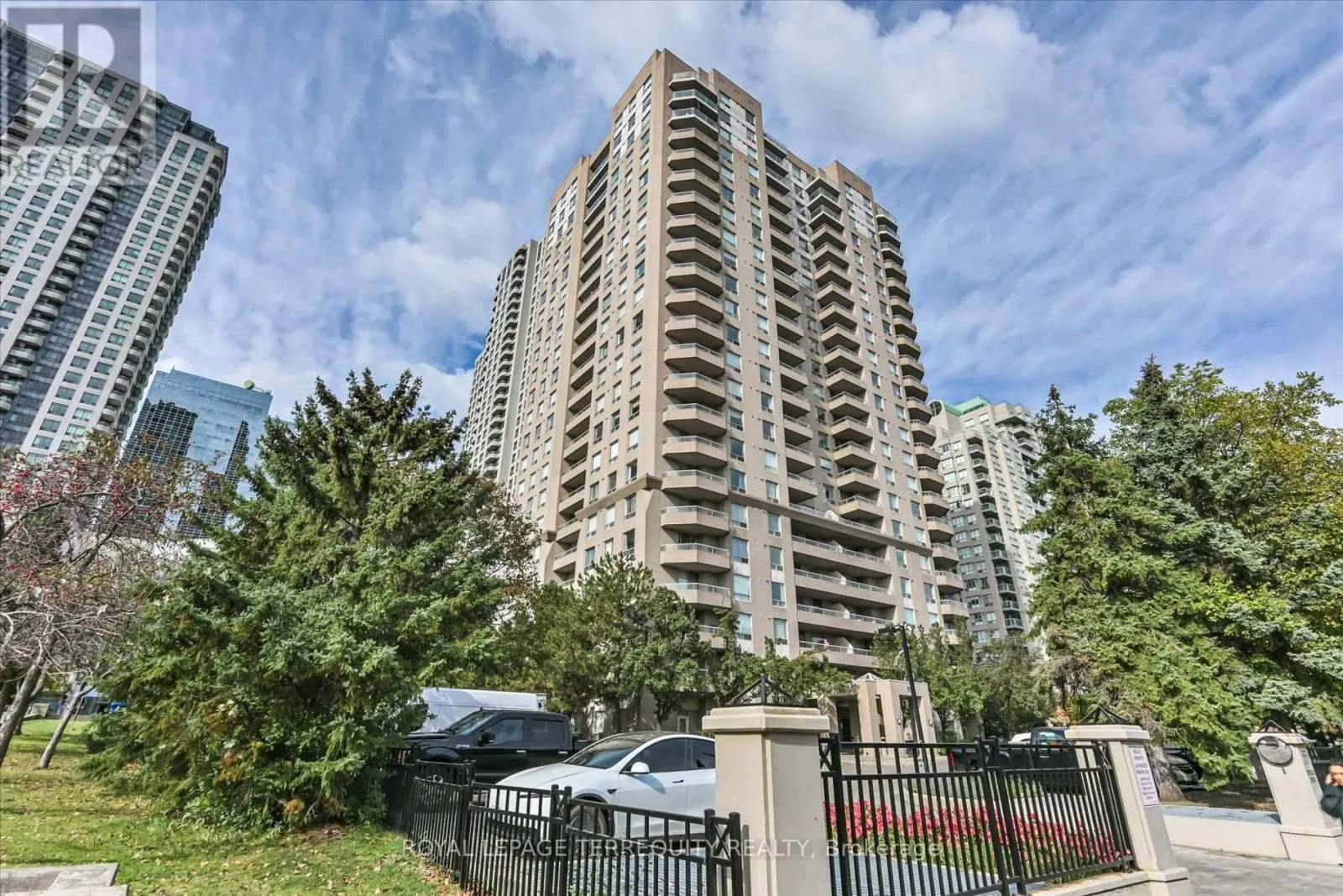 1508 - 35 EMPRESS AVENUE