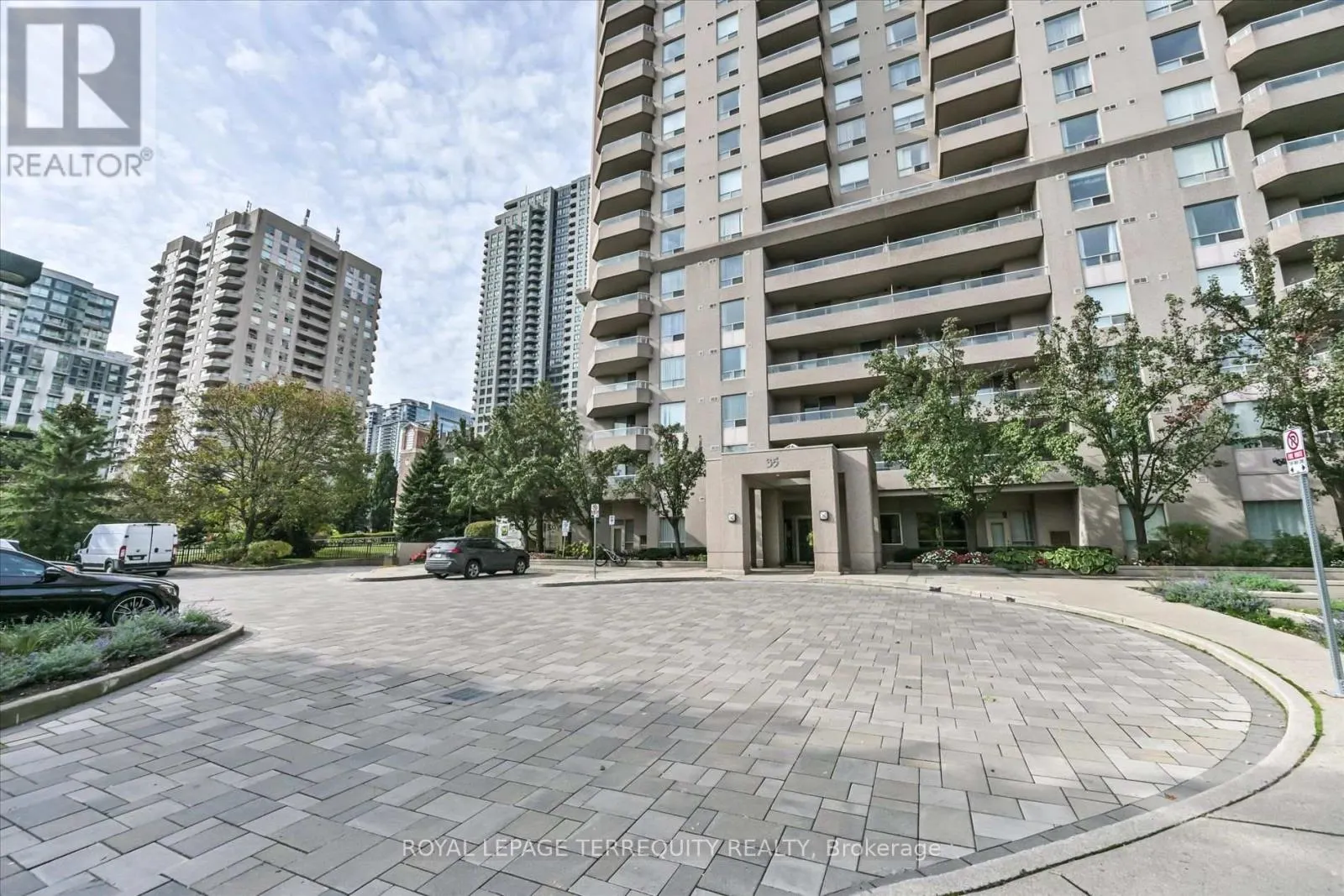 1508 - 35 EMPRESS AVENUE