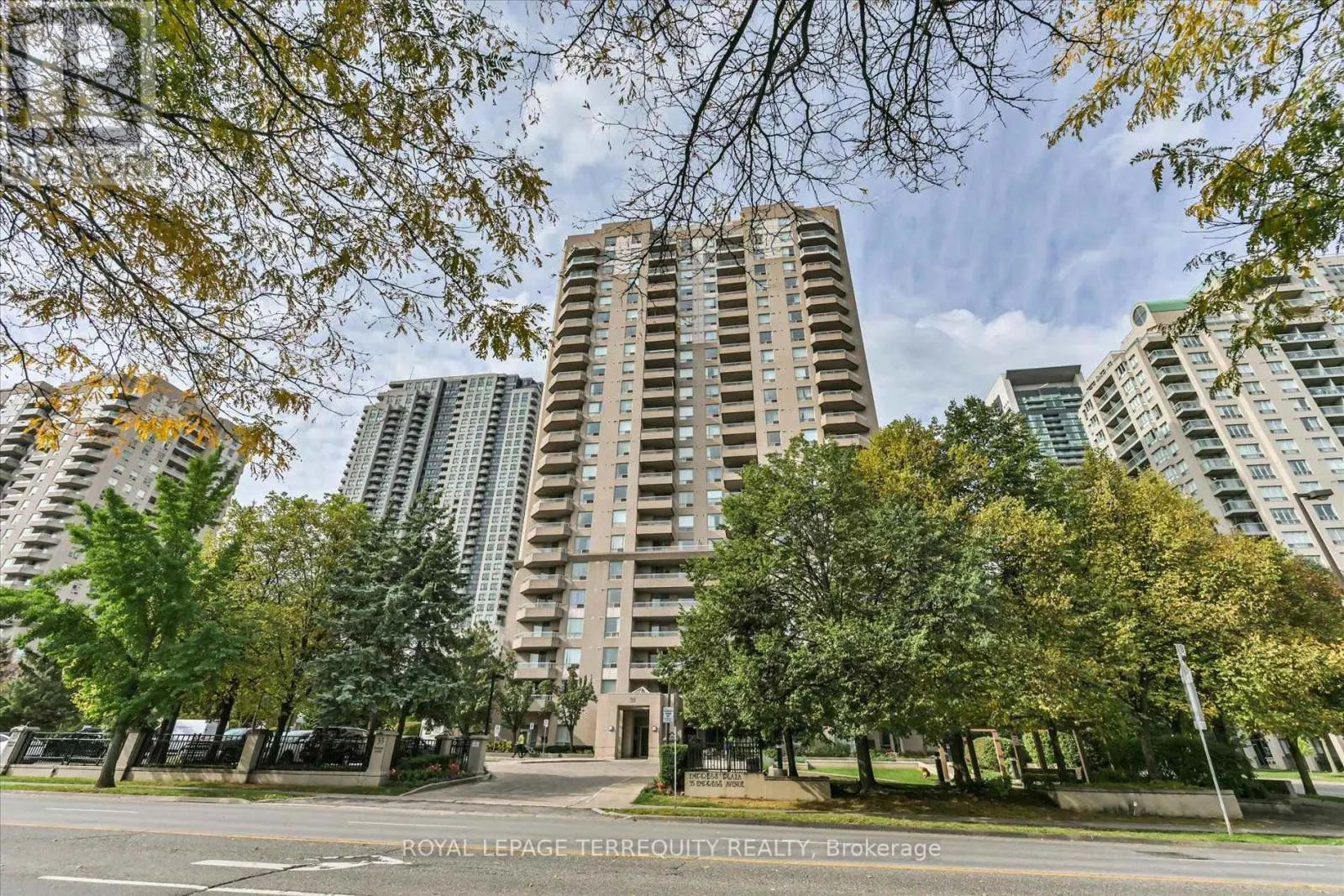 1508 - 35 EMPRESS AVENUE