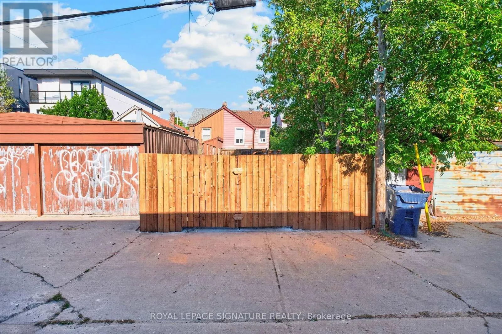 212 LIPPINCOTT STREET