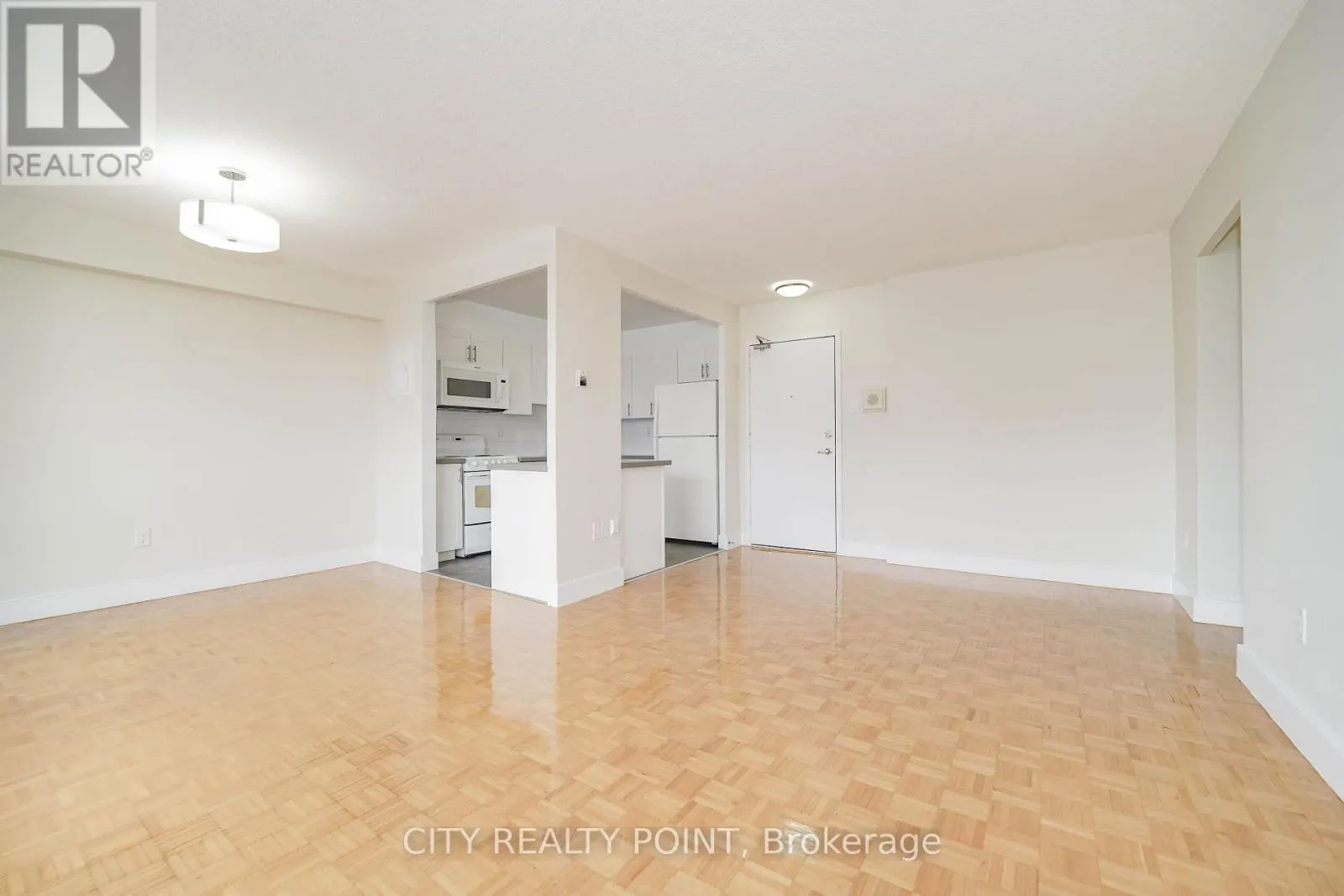 404 - 666 SPADINA AVENUE
