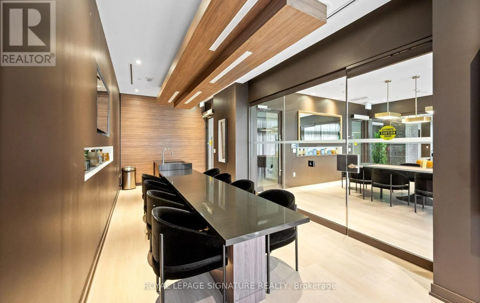 1407 - 10 DEERLICK COURT