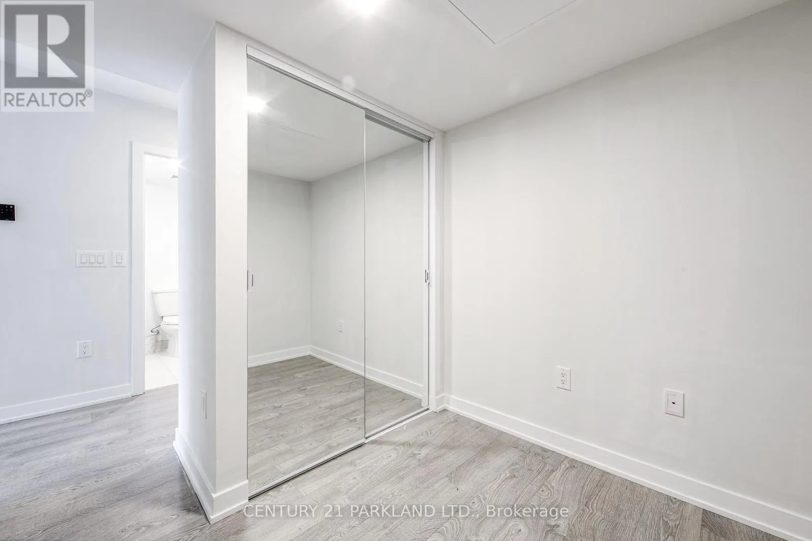 607 - 50 MCCAUL STREET