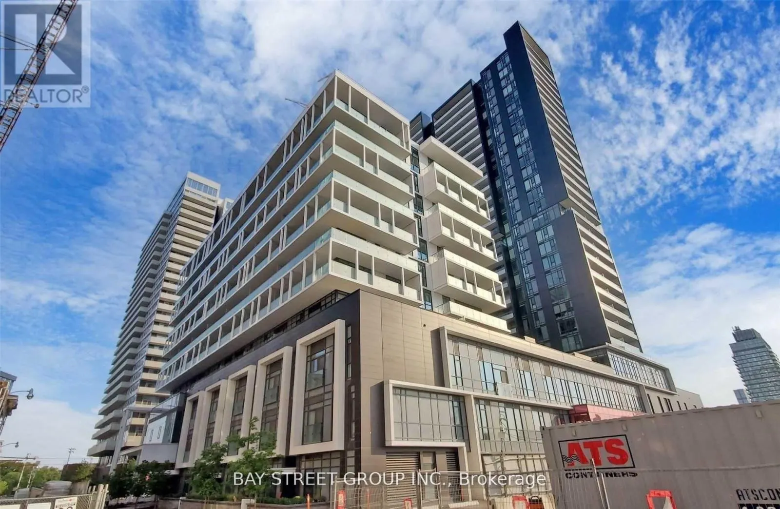 1010 - 34 TUBMAN AVENUE