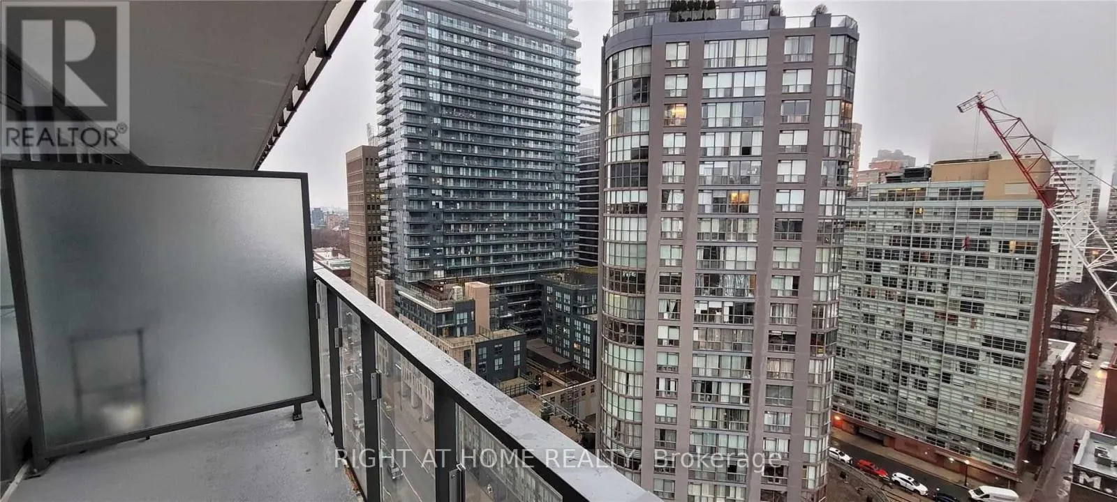 1310 - 11 WELLESLEY STREET W