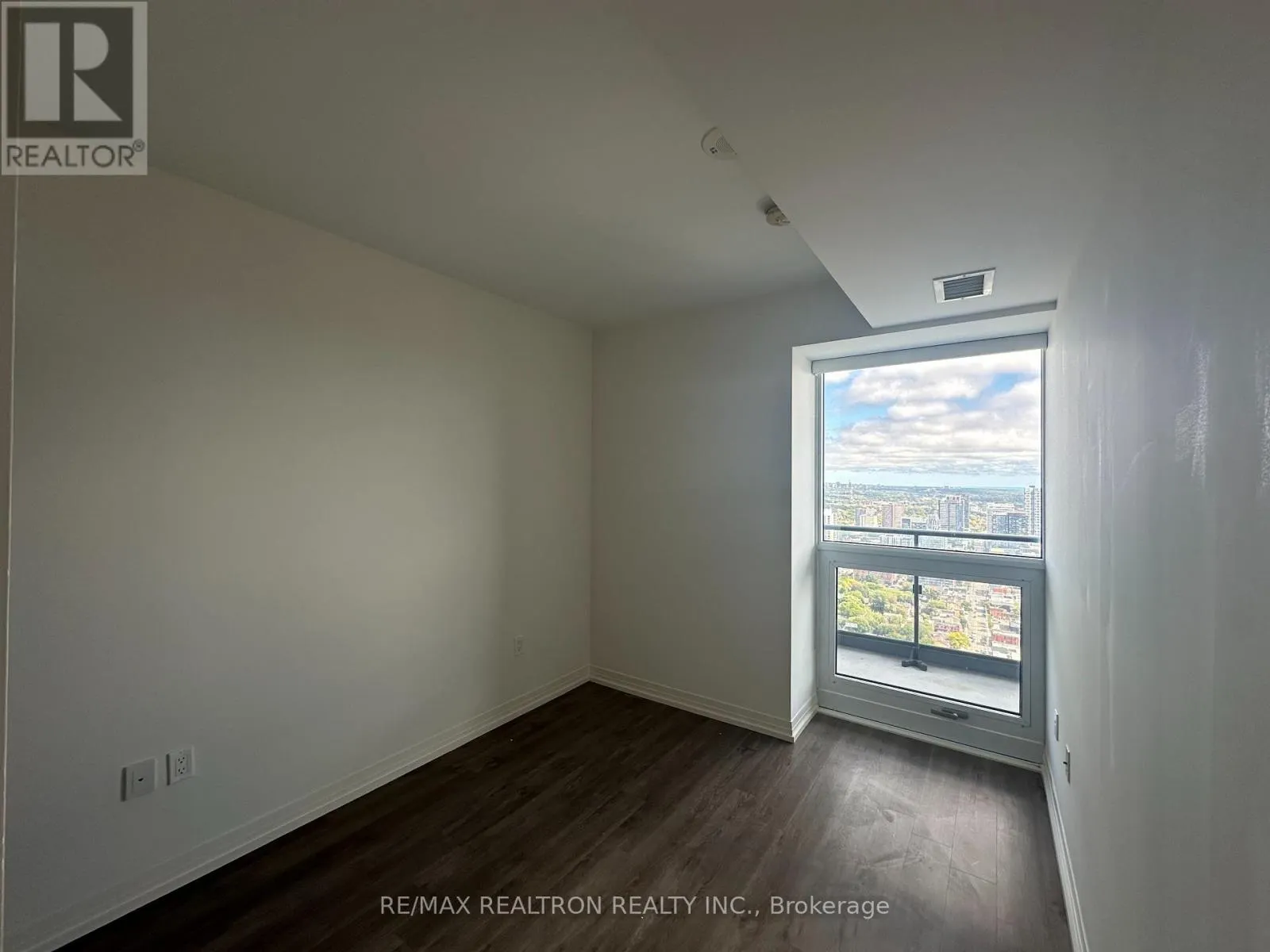 4513 - 251 JARVIS STREET