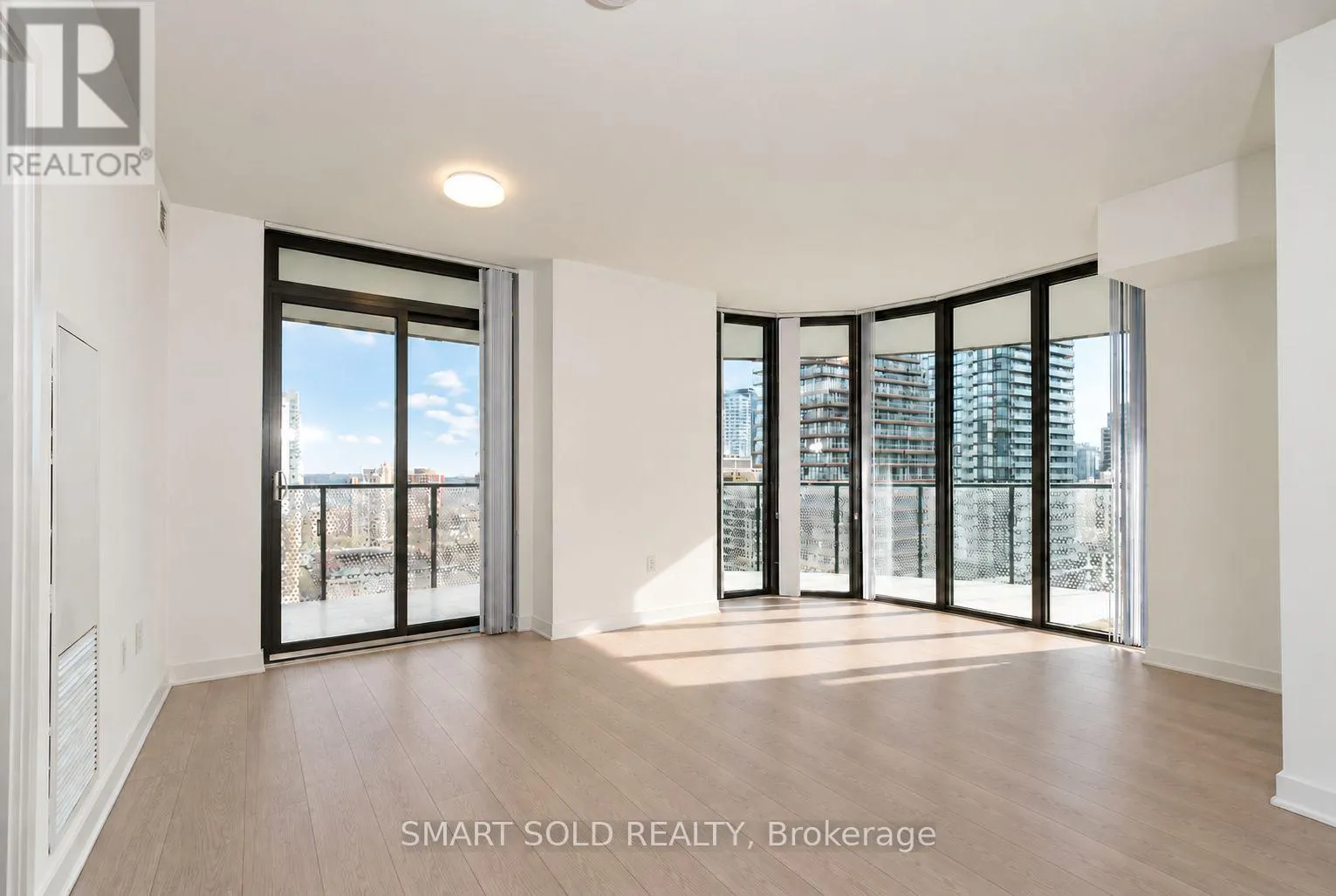 2002 - 11 WELLESLEY STREET W