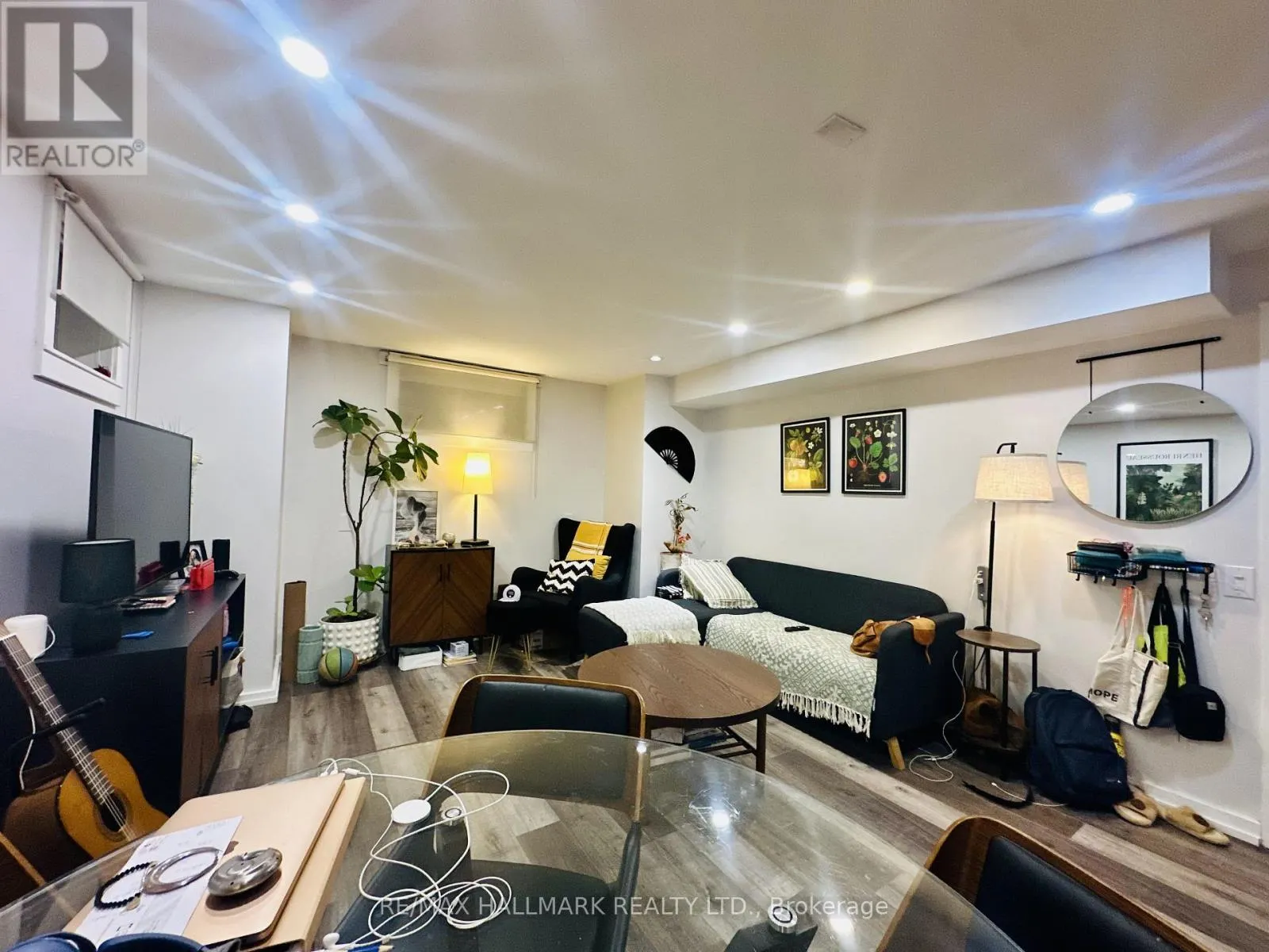 LOWER - 193 HEATH STREET W