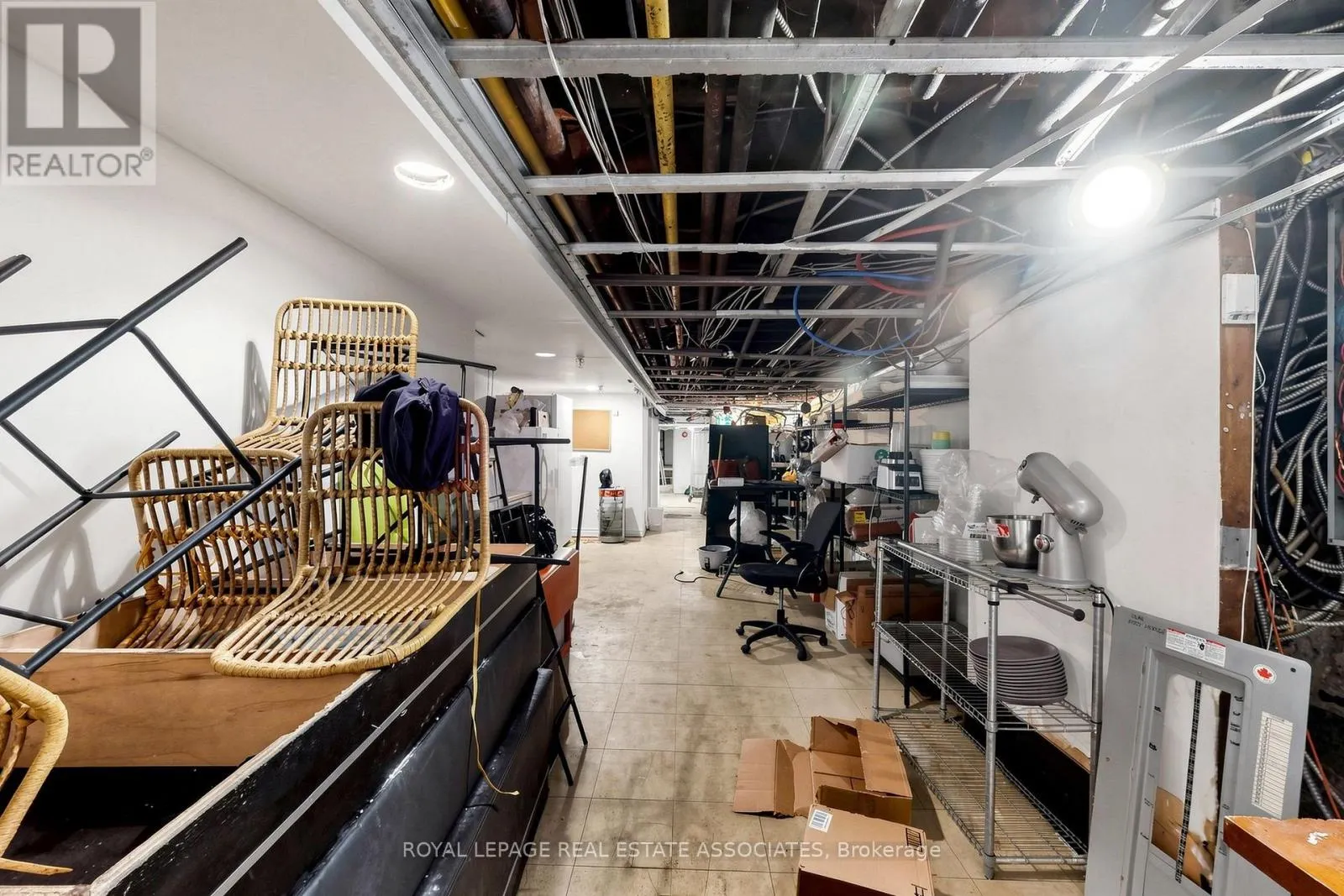 REAR - 592 QUEEN STREET W