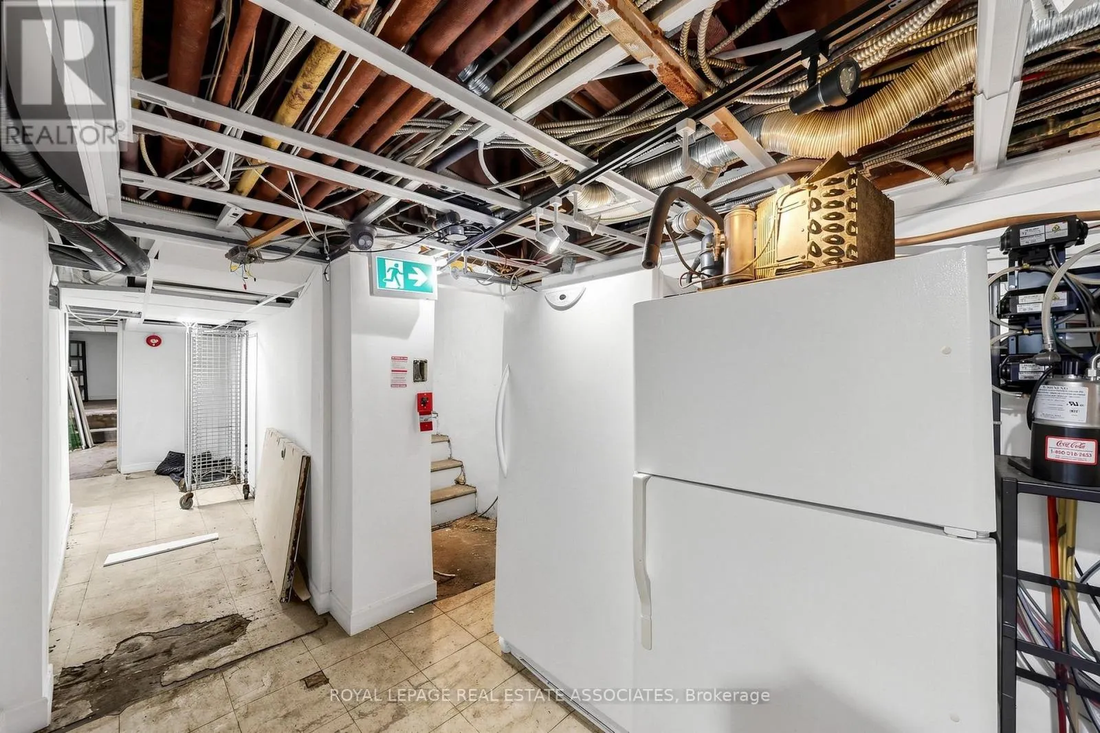 REAR - 592 QUEEN STREET W