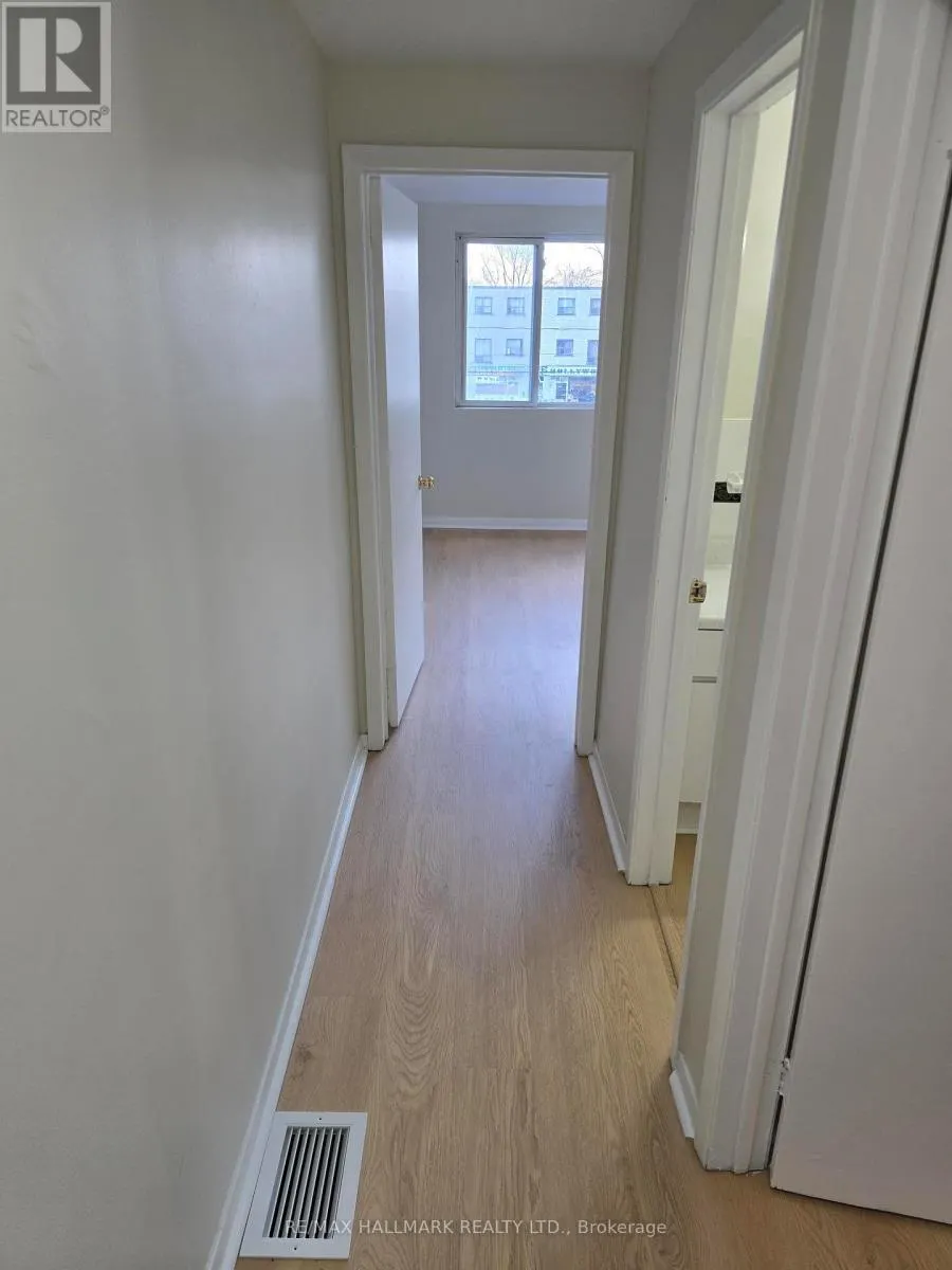 1 - 914 SHEPPARD AVENUE W