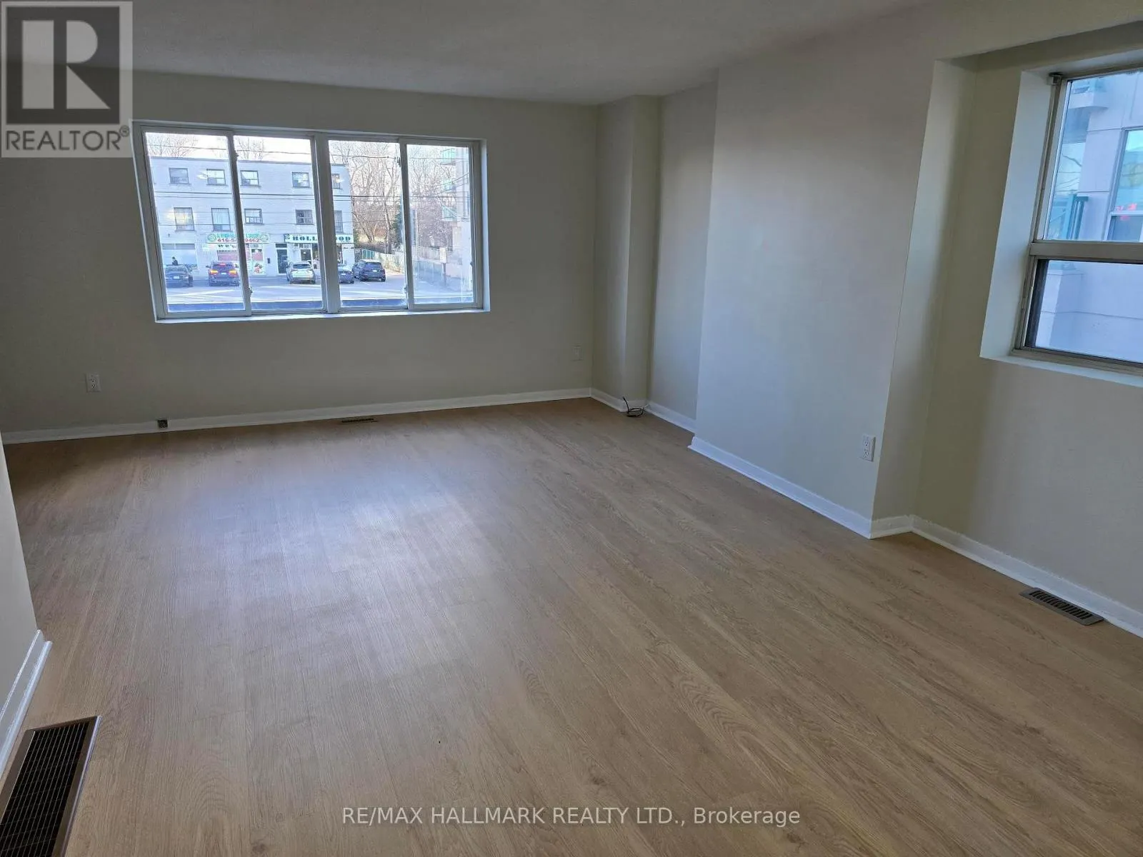 1 - 914 SHEPPARD AVENUE W