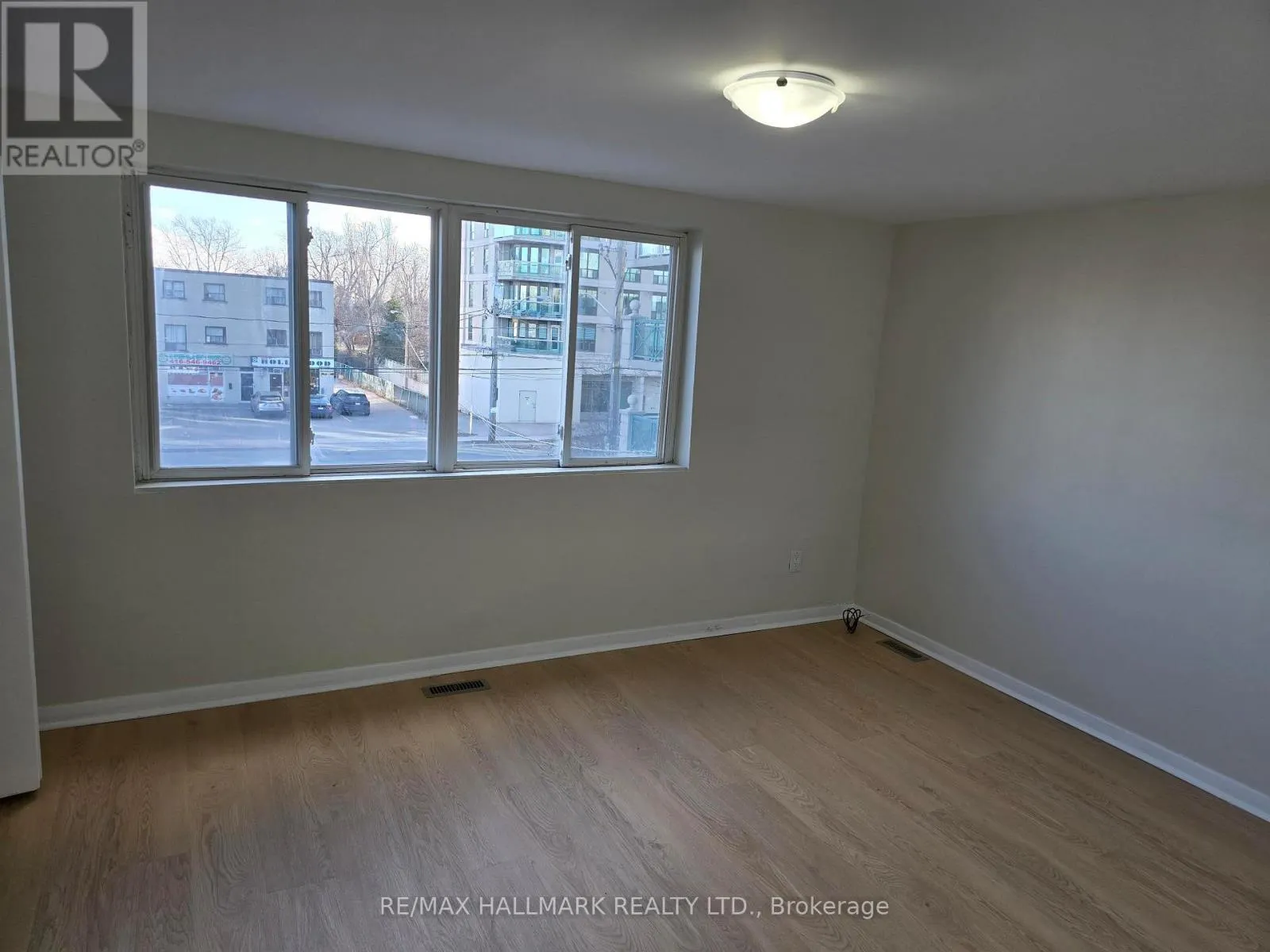 1 - 914 SHEPPARD AVENUE W