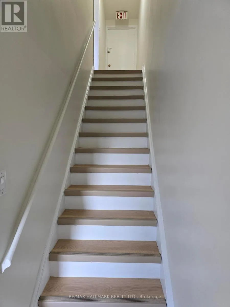 1 - 914 SHEPPARD AVENUE W
