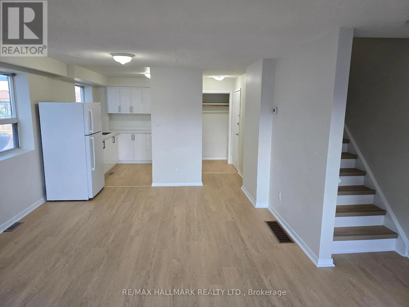1 - 914 SHEPPARD AVENUE W