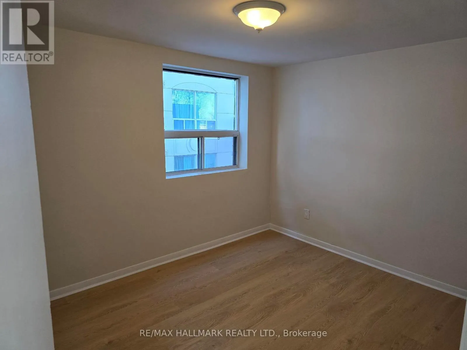 1 - 914 SHEPPARD AVENUE W
