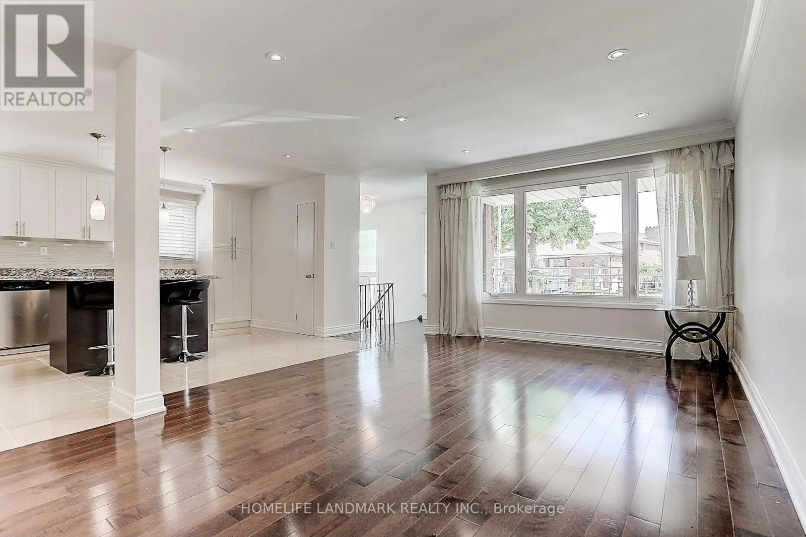 MAIN UNIT - 18 FAYE DRIVE