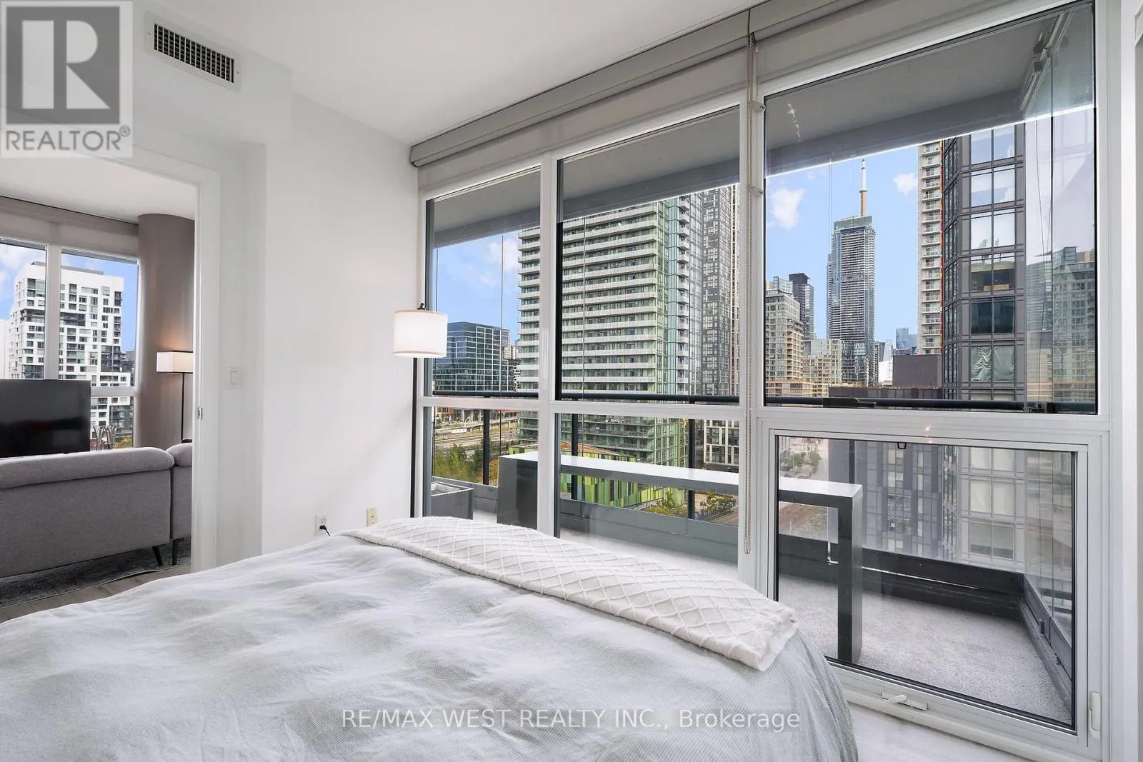 1002 - 169 FORT YORK BOULEVARD