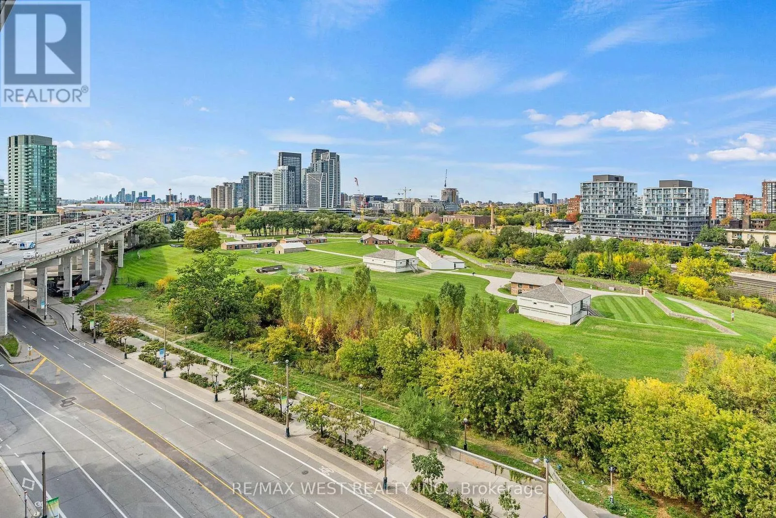 1002 - 169 FORT YORK BOULEVARD