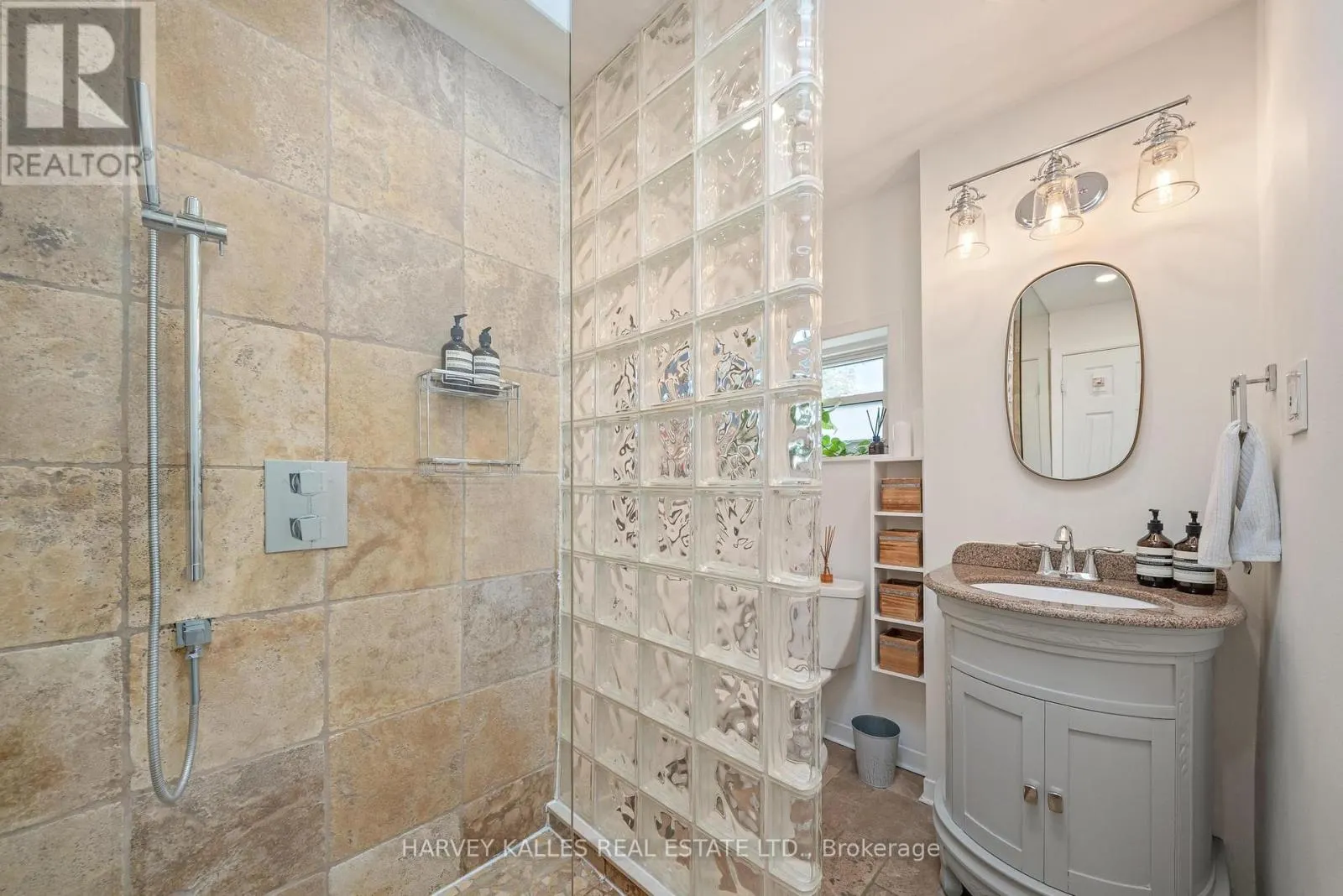 495 ROXTON ROAD