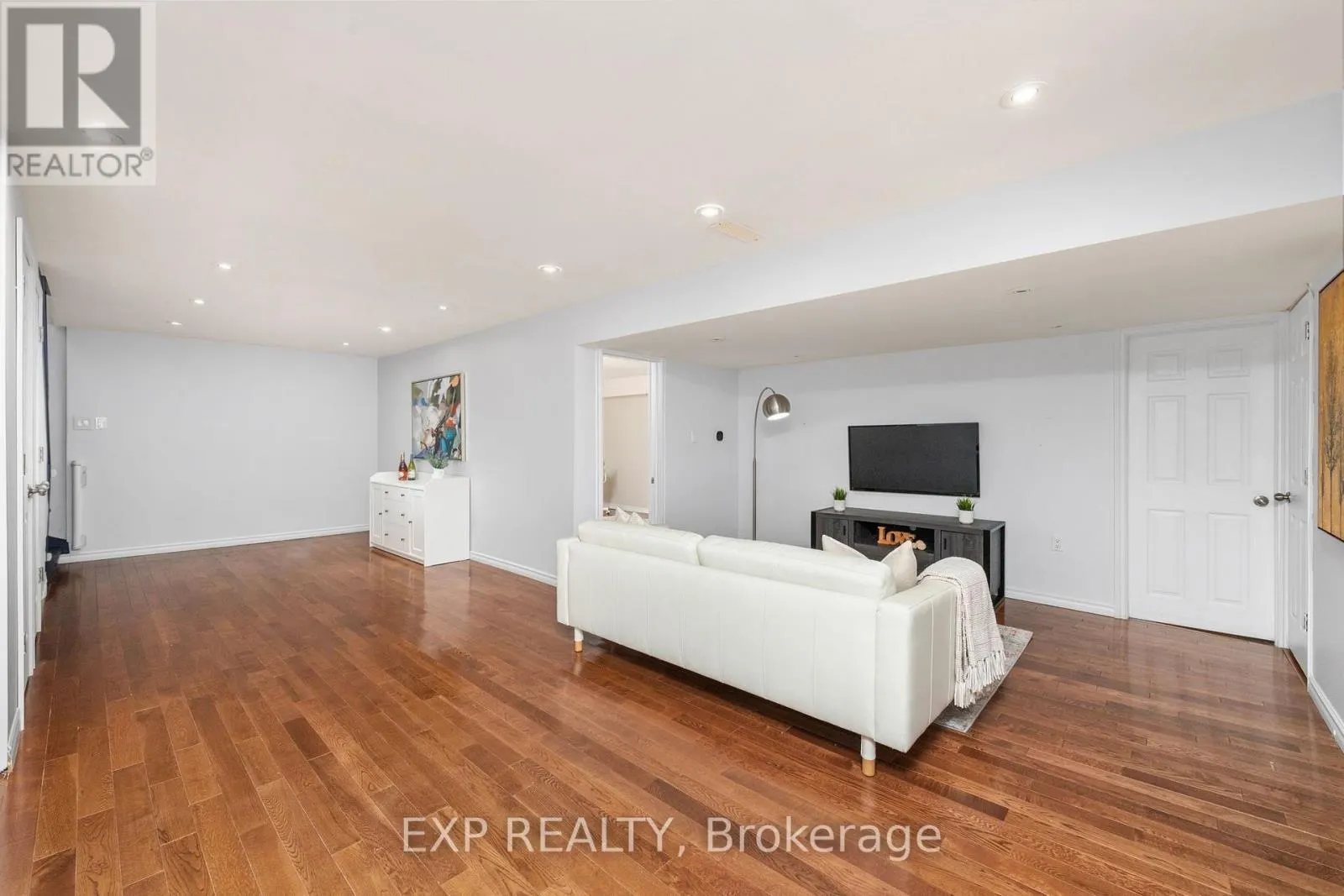 5 TADCASTER PLACE