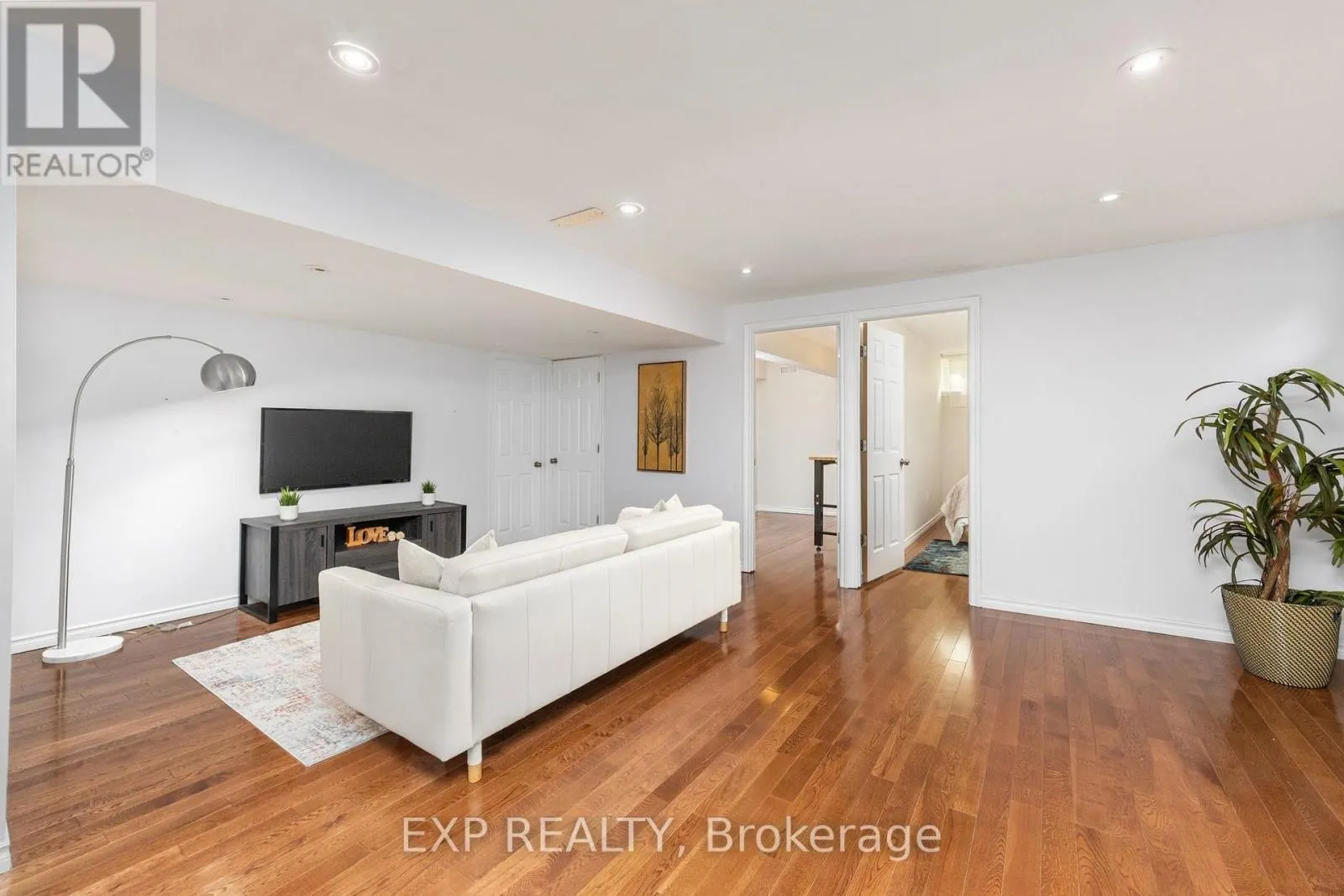 5 TADCASTER PLACE