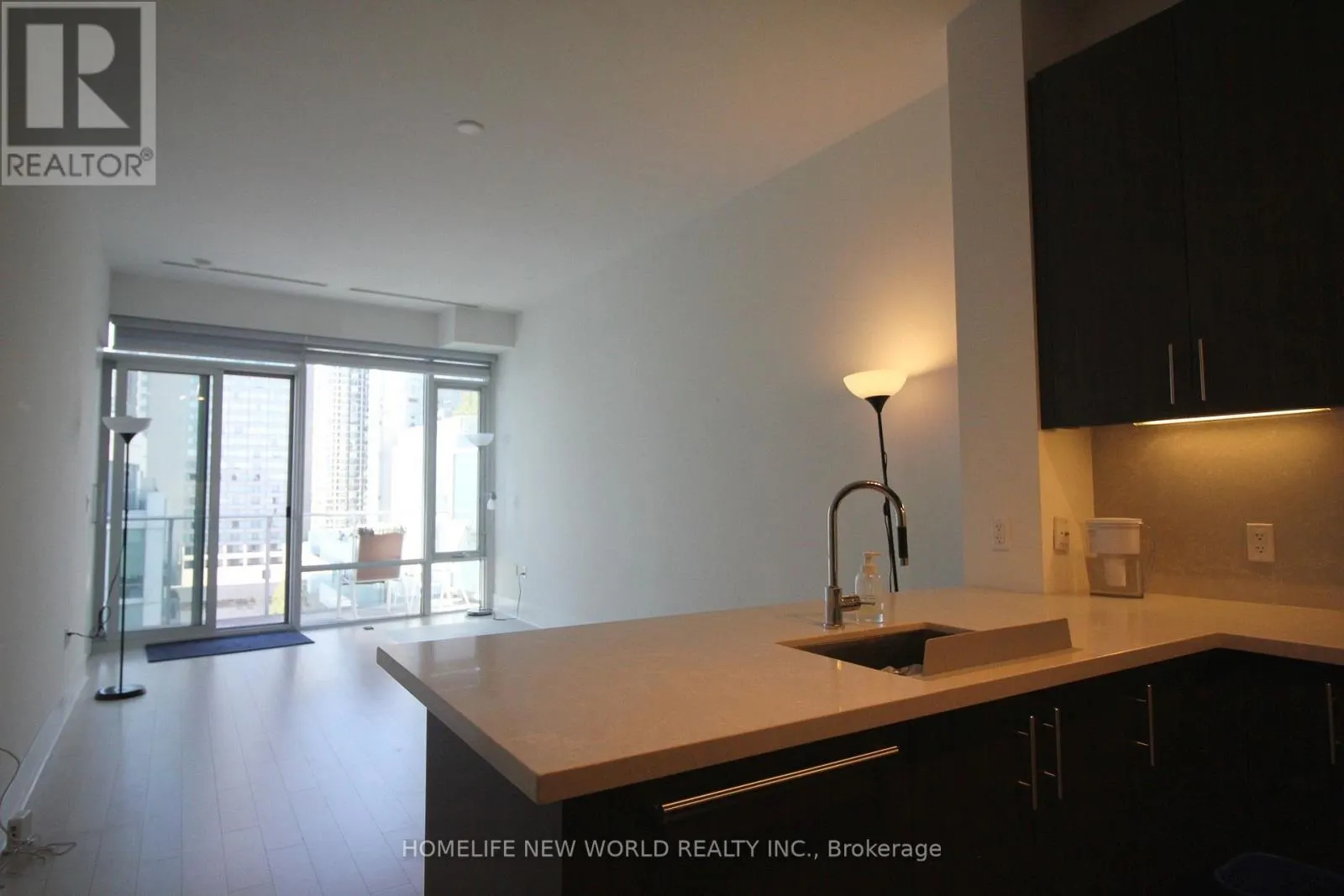 1123 - 29 QUEENS QUAY E
